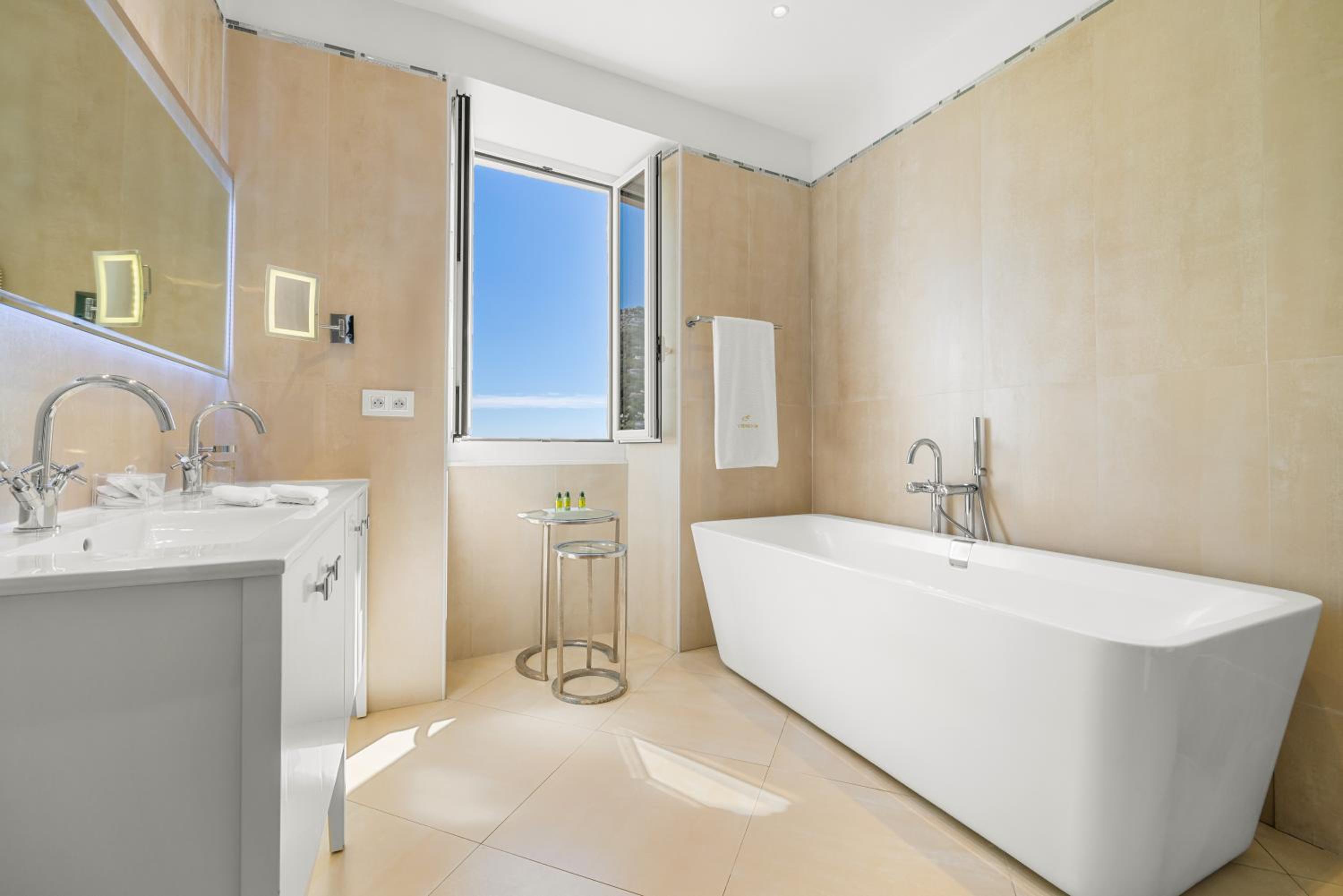 Elegance Double Room photo 3