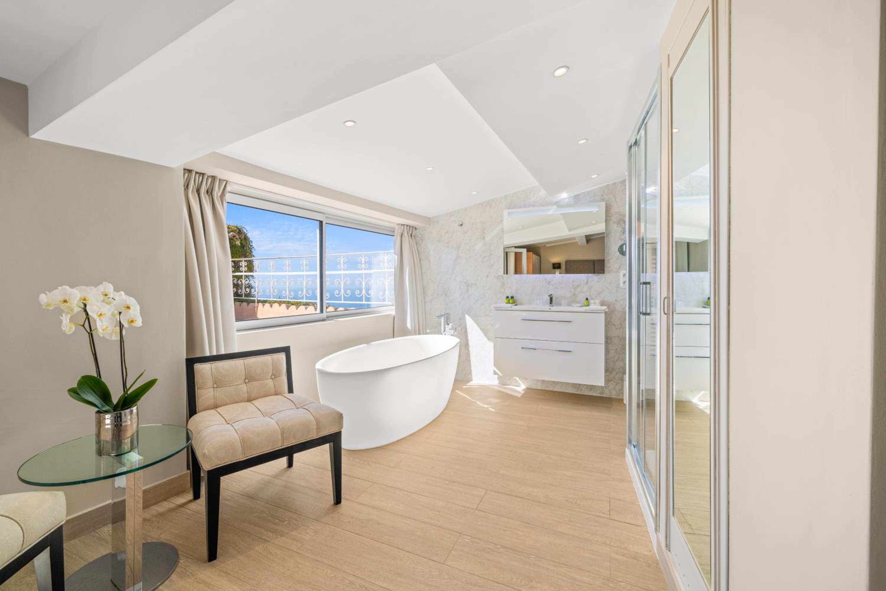 Elegance Double Room photo 2