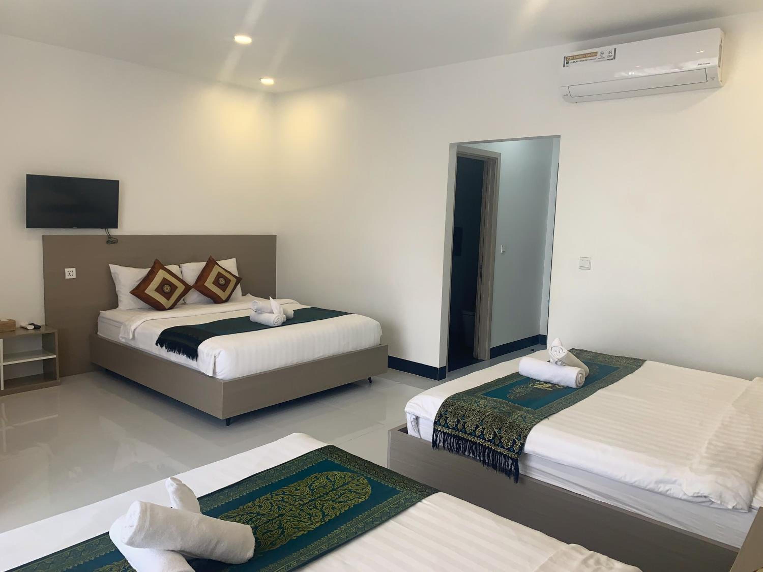 Deluxe Triple Room - Photo 4