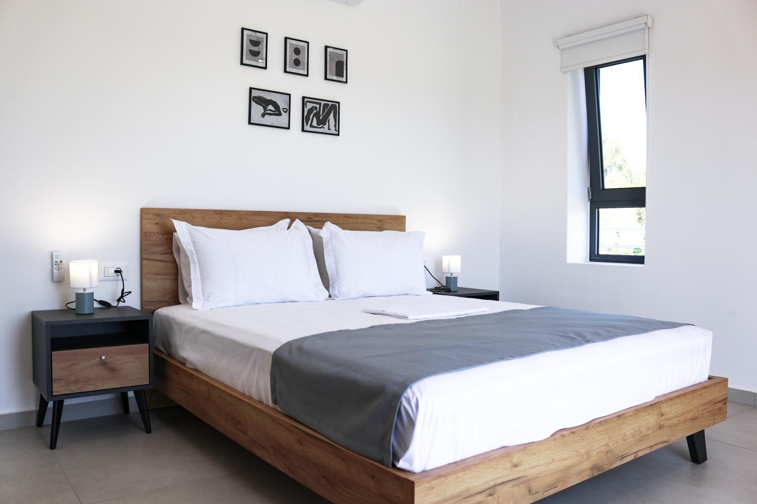 One-Bedroom House photo 1