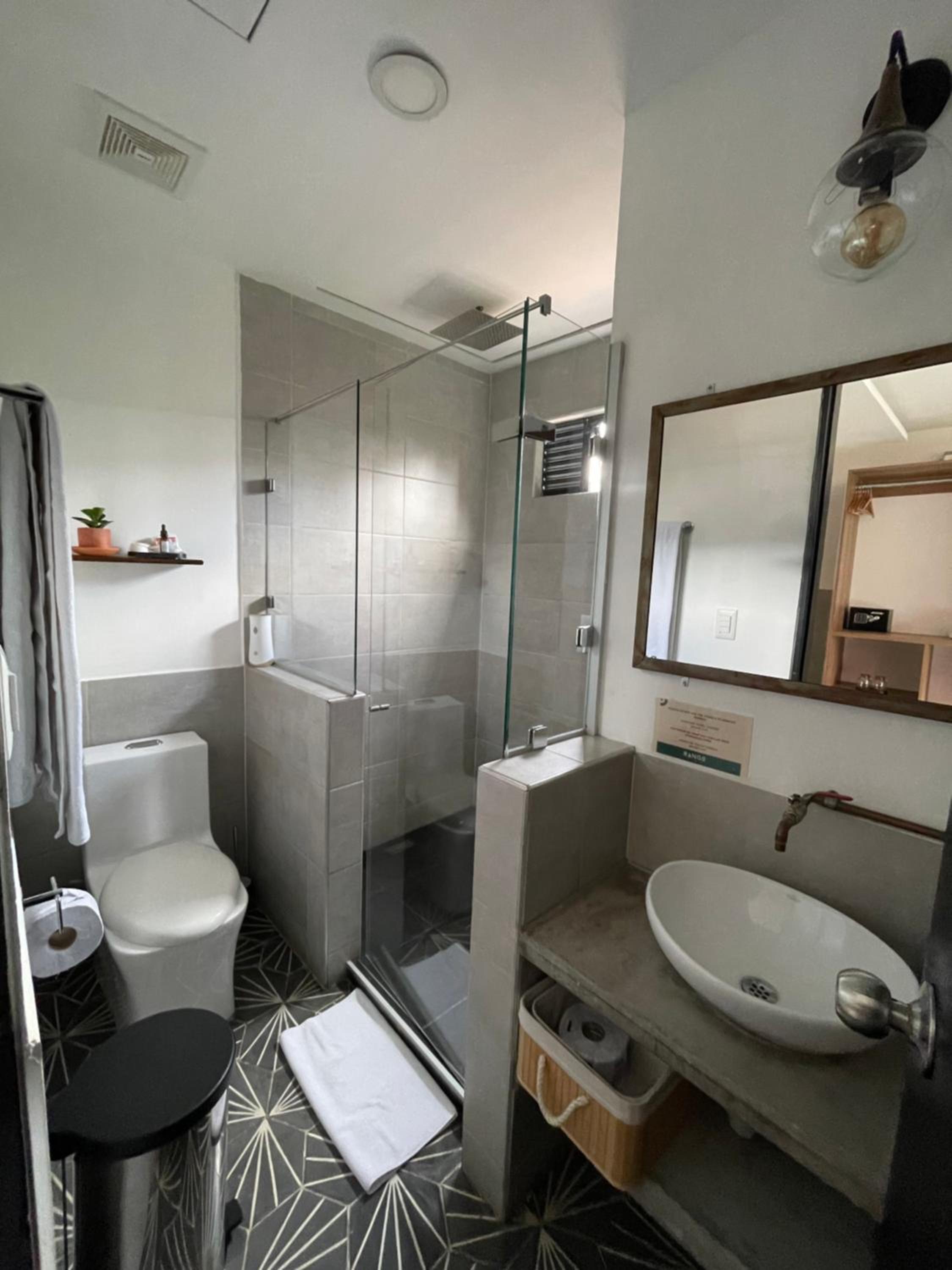 Deluxe Suite with Spa Bath photo 3