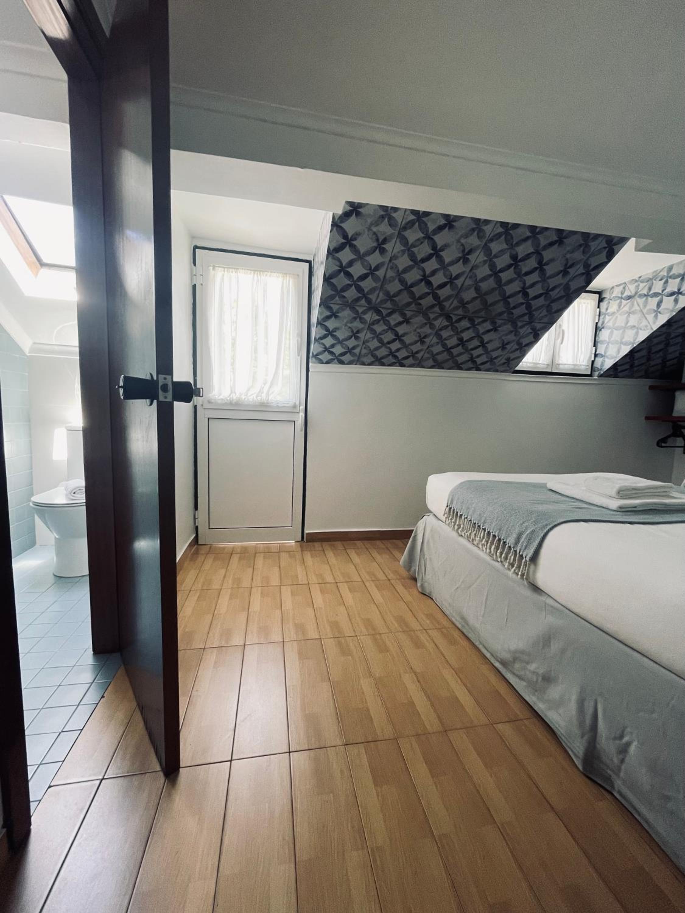 Twin Room with Balcony photo 3