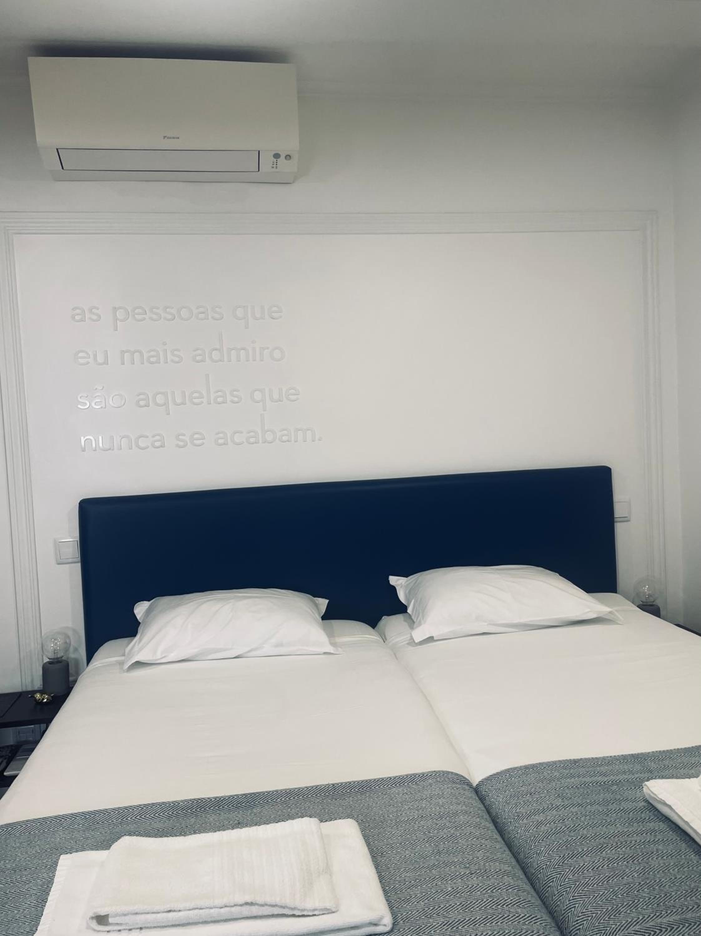 Twin Room - Photo 3