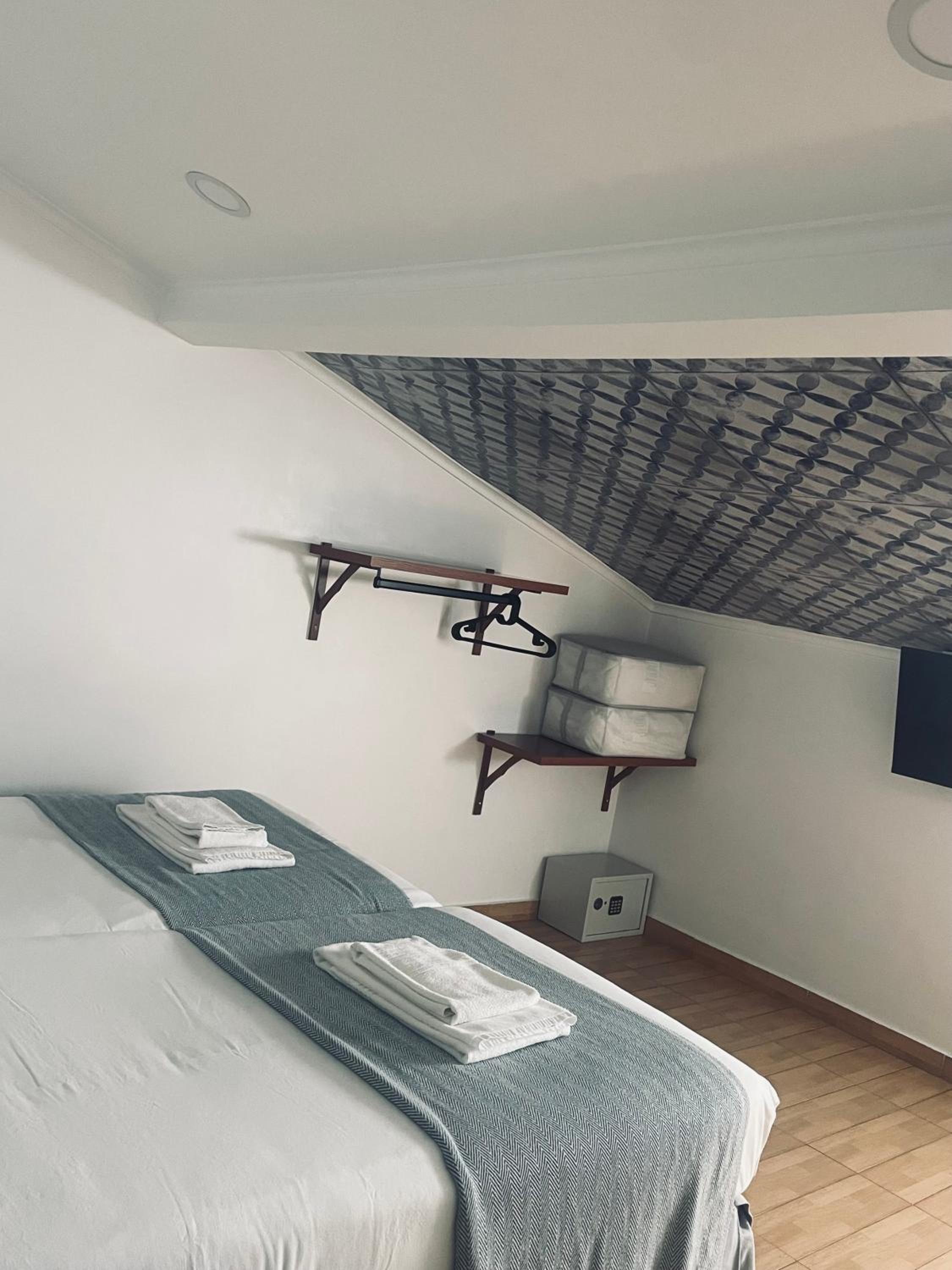 Twin Room - Photo 4