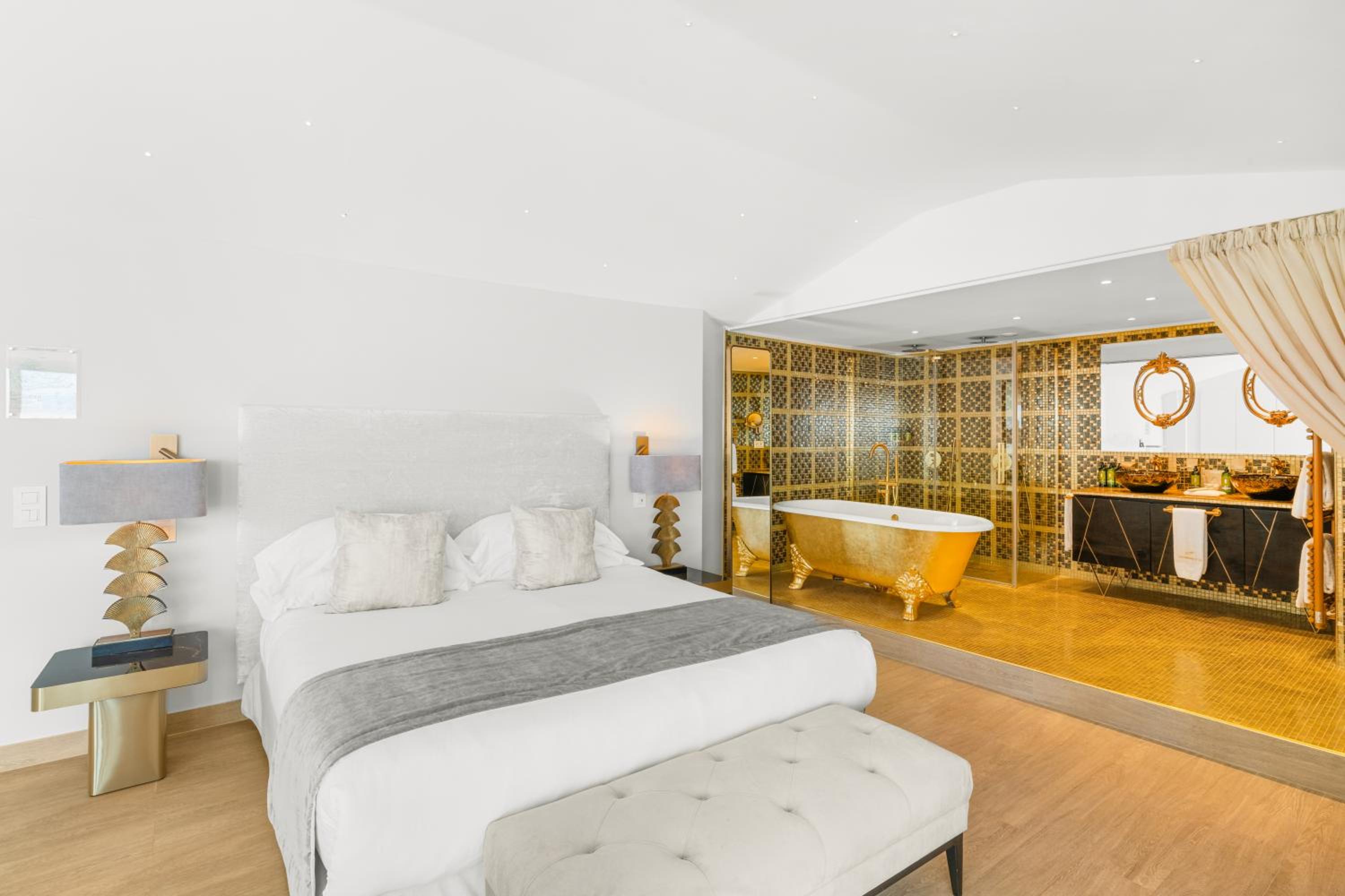 Prestige Suite photo 1