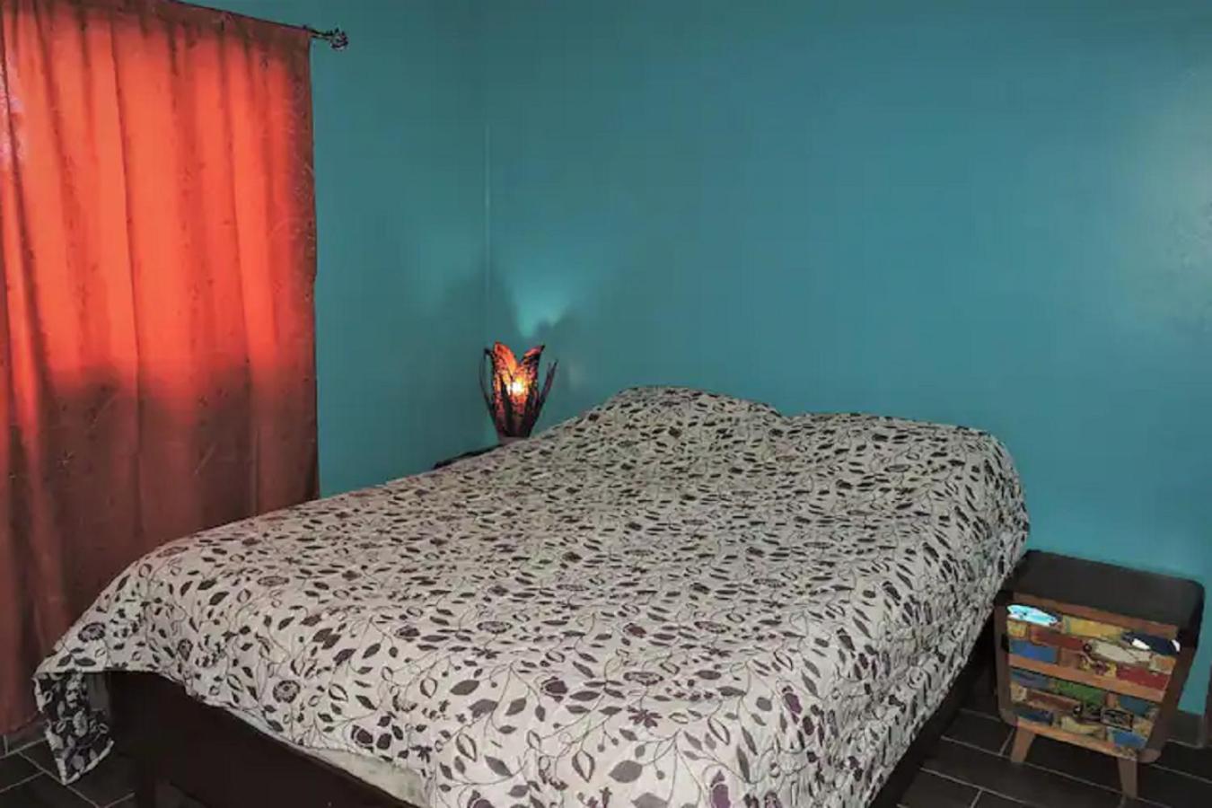 Queen Room - Disability Access photo 1