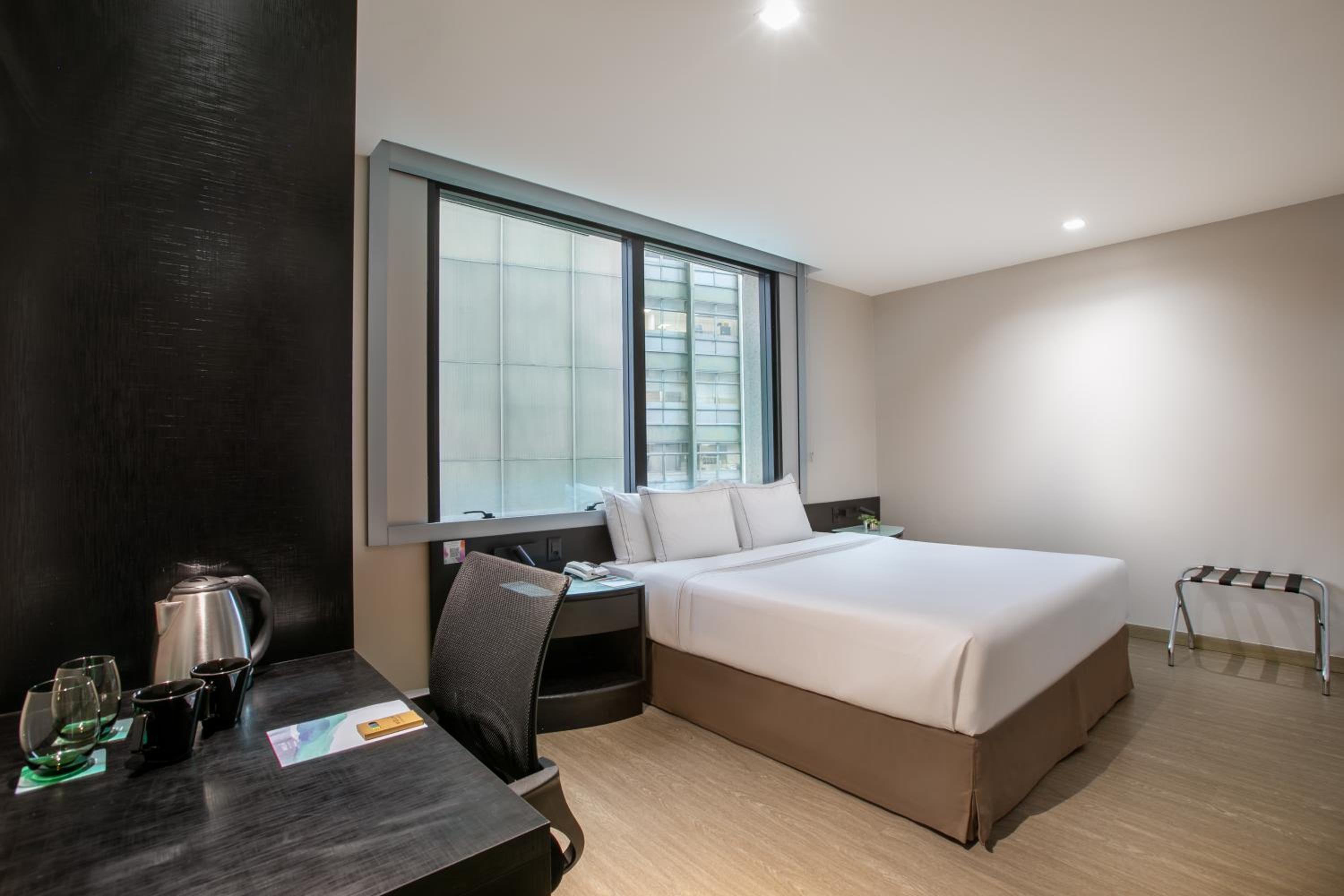 Accessible Deluxe Room Queen-Size Bed
