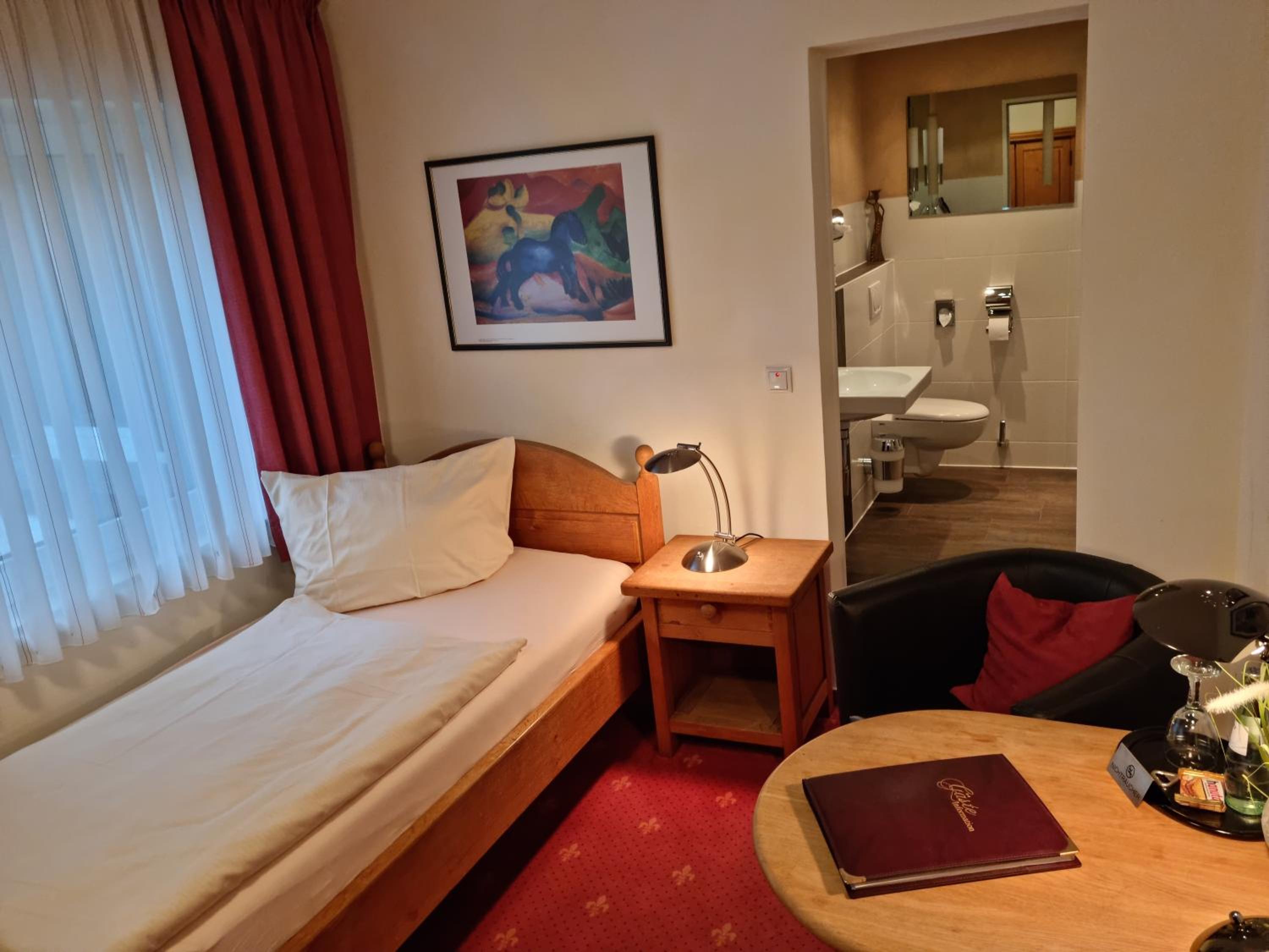Deluxe Single Room