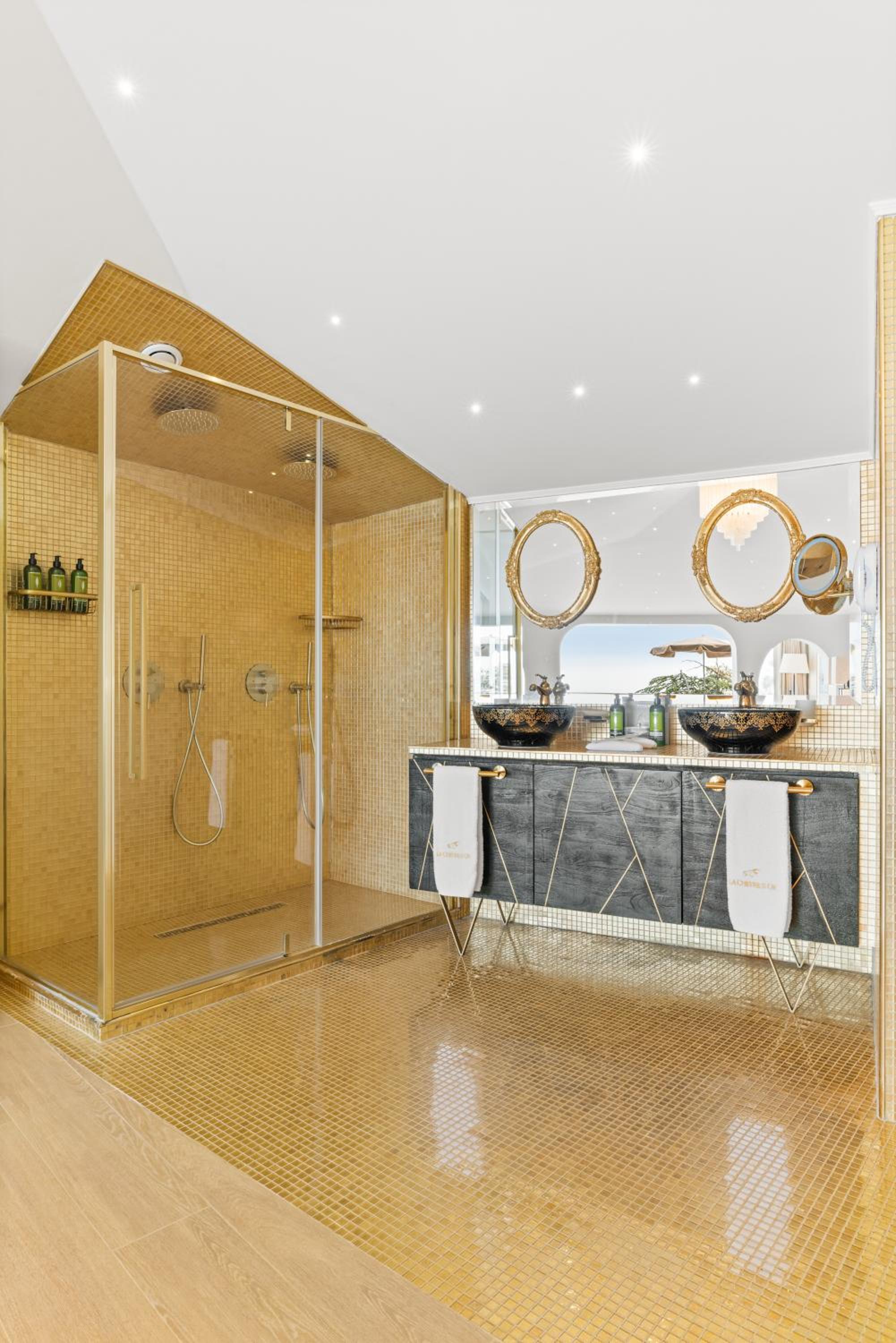 Prestige Suite photo 3