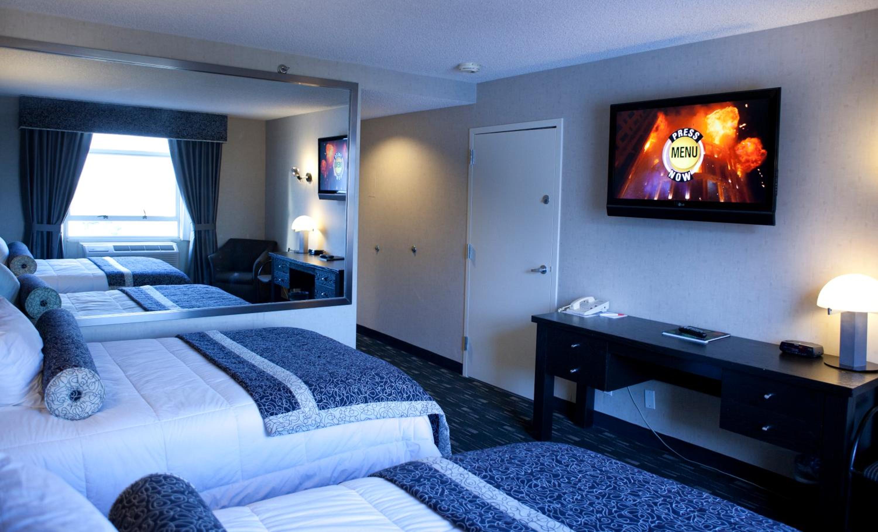 Double Room with Two Double Beds photo 2