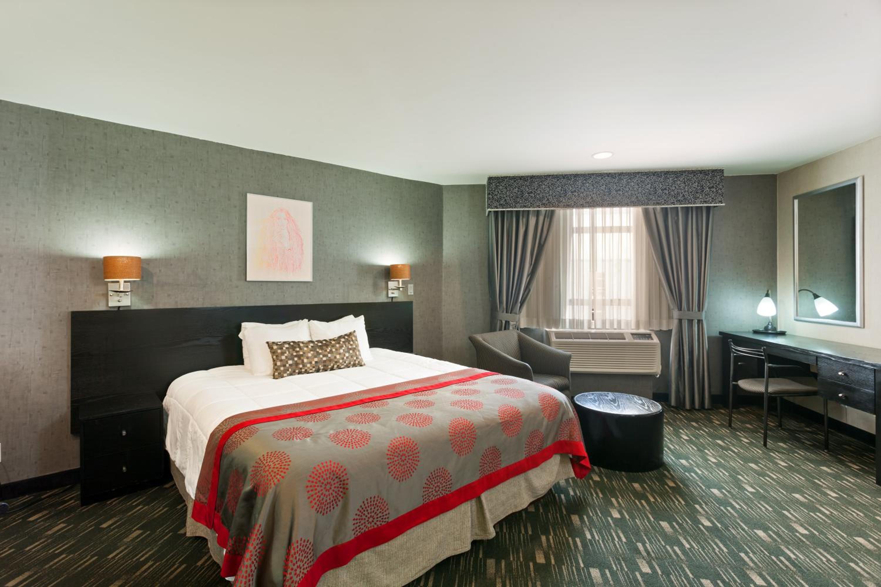 Executive King Studio Suite - Non-Smoking photo 1