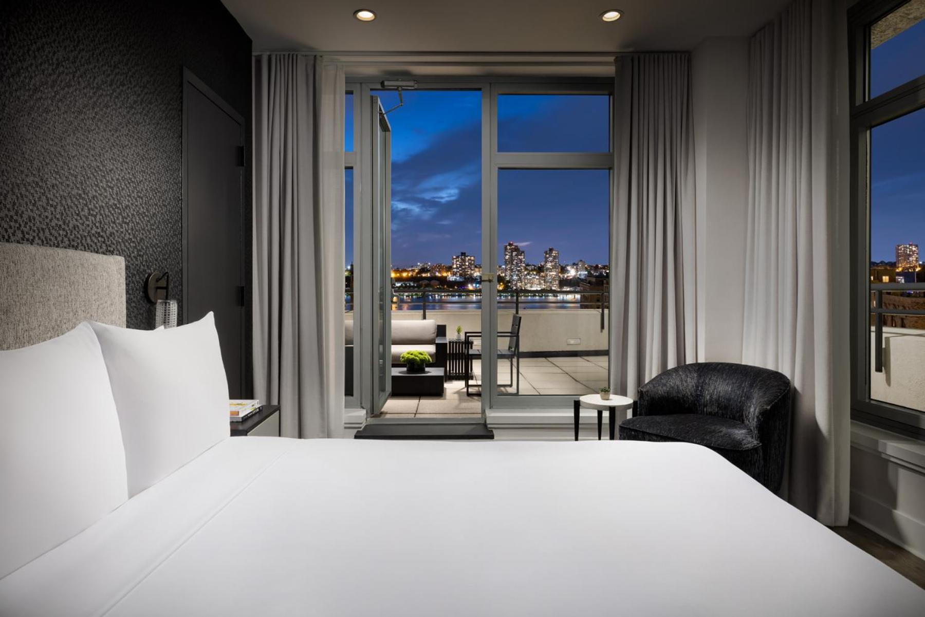 Penthouse Suite thumbnail 5
