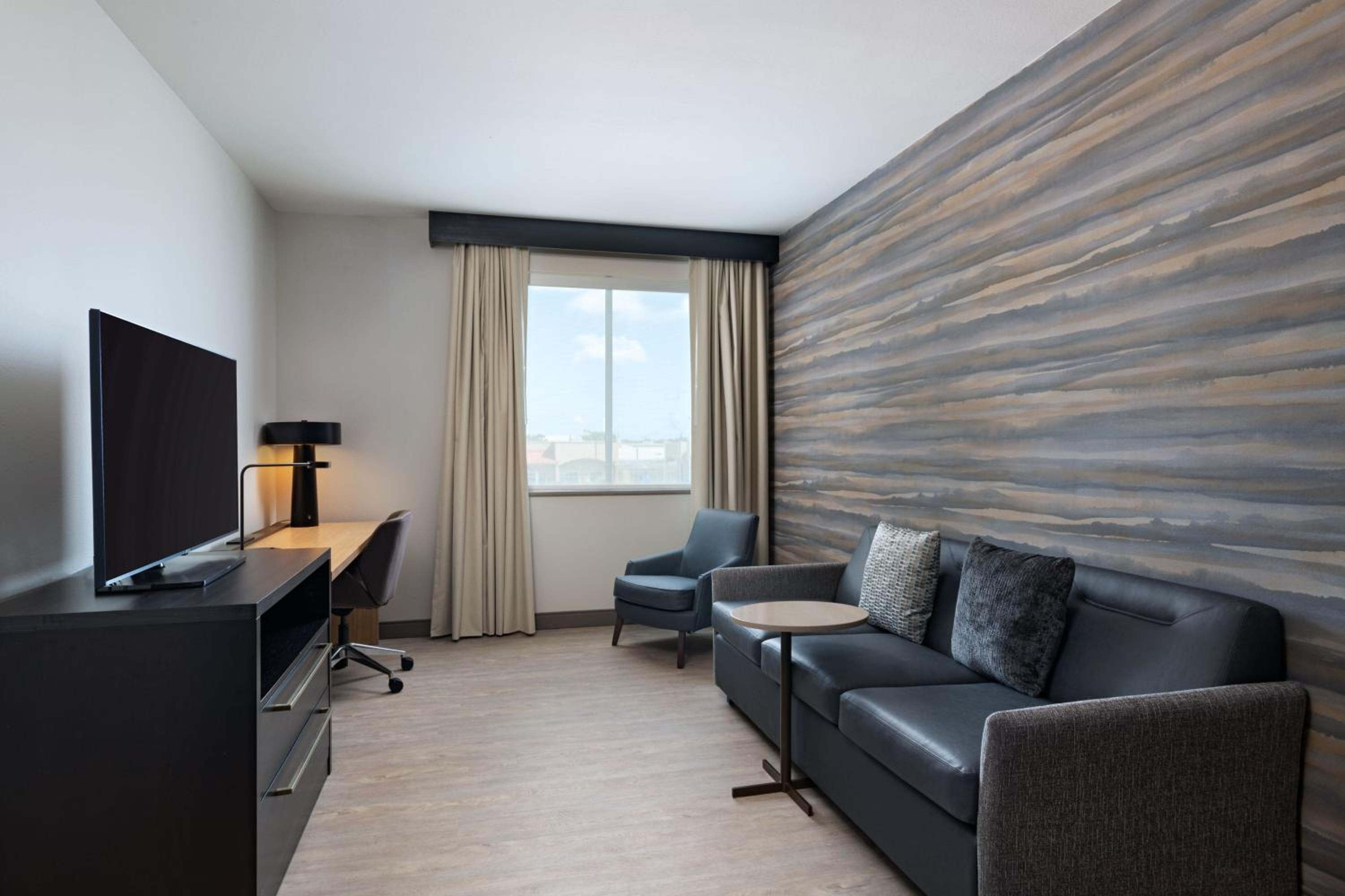 One-Bedroom Suite with Two Queen Beds and Sofa Bed - Photo 1