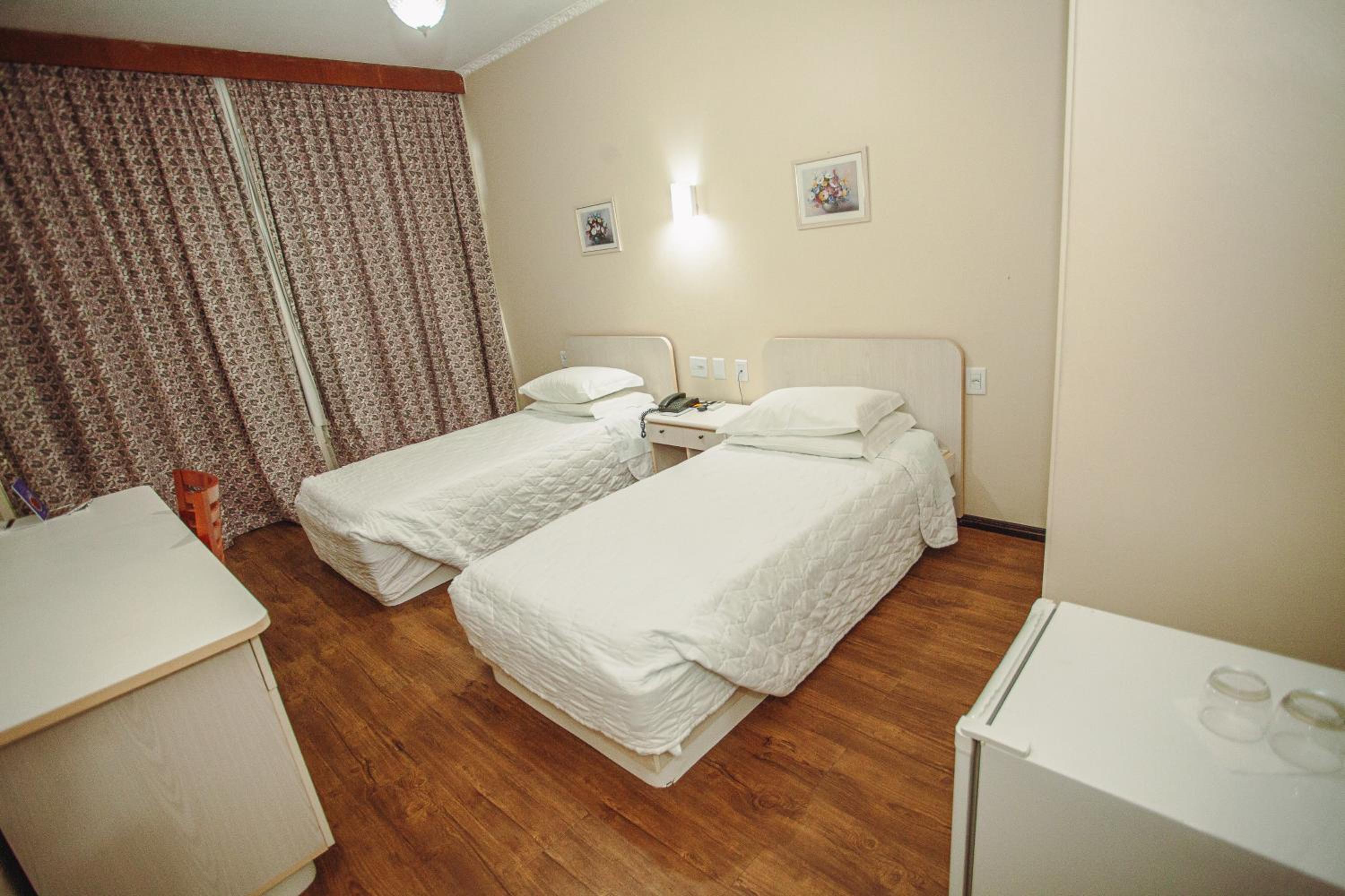 Twin Room - Photo 1