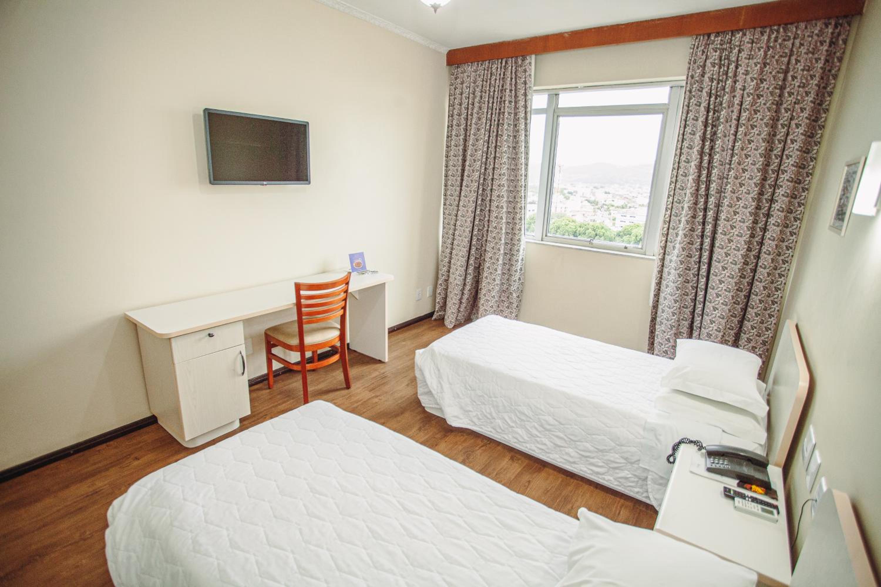 Twin Room - Photo 2