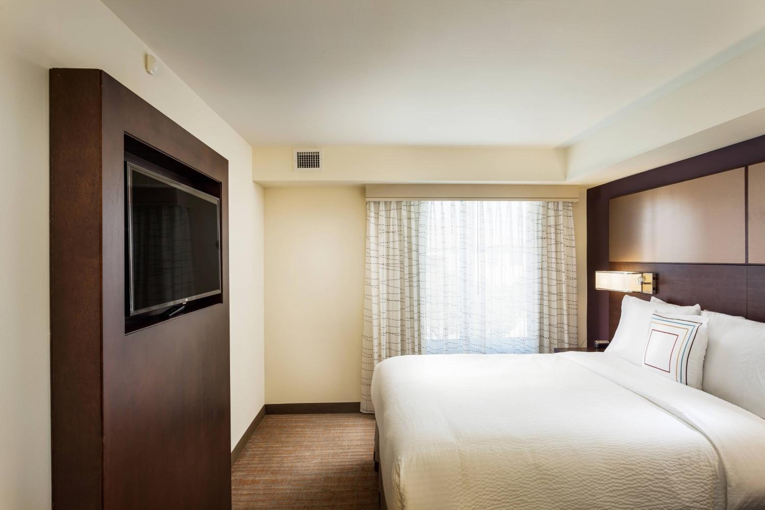 Two-Bedroom Suite photo 3