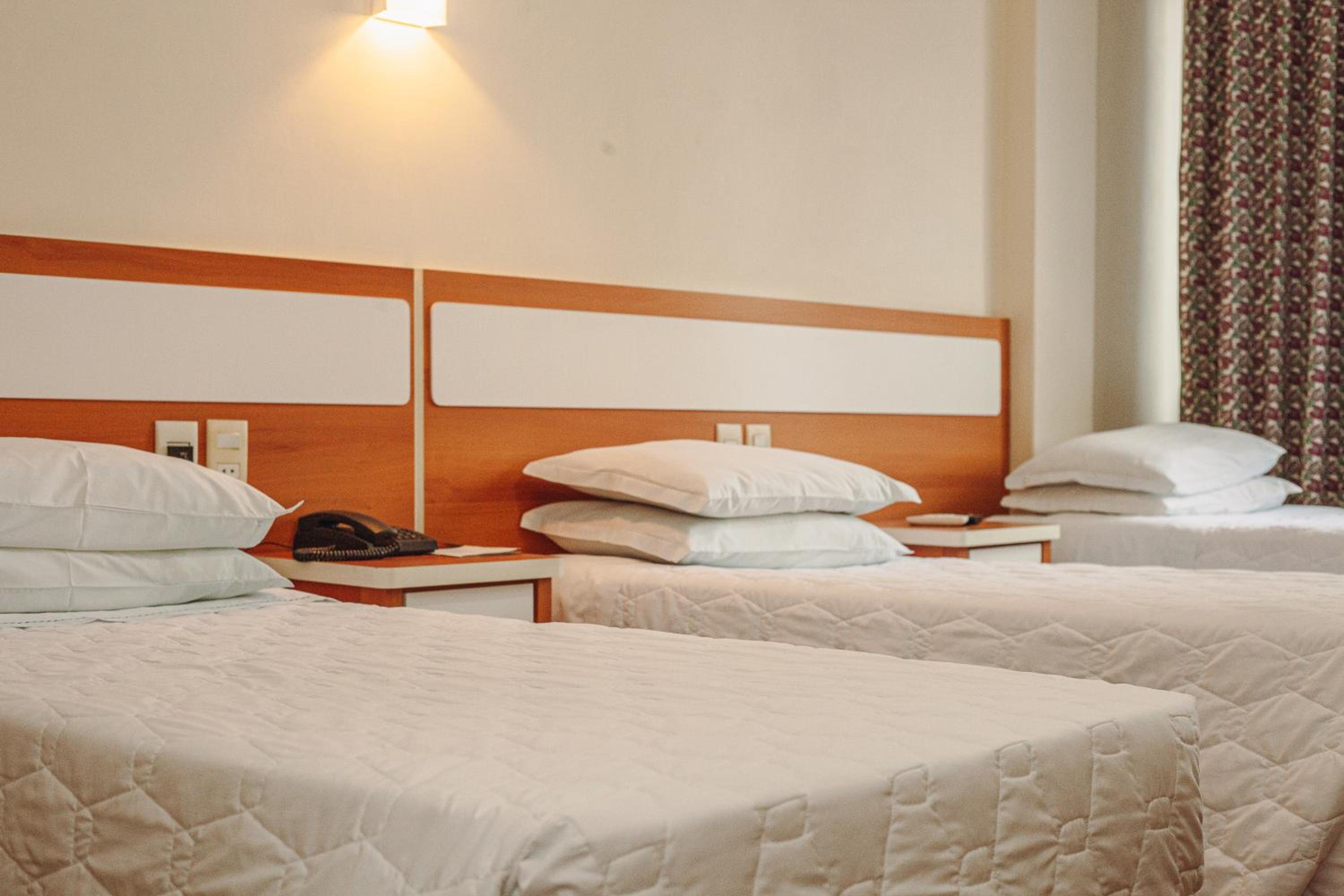 Triple Room with Three Single Beds - Photo 1