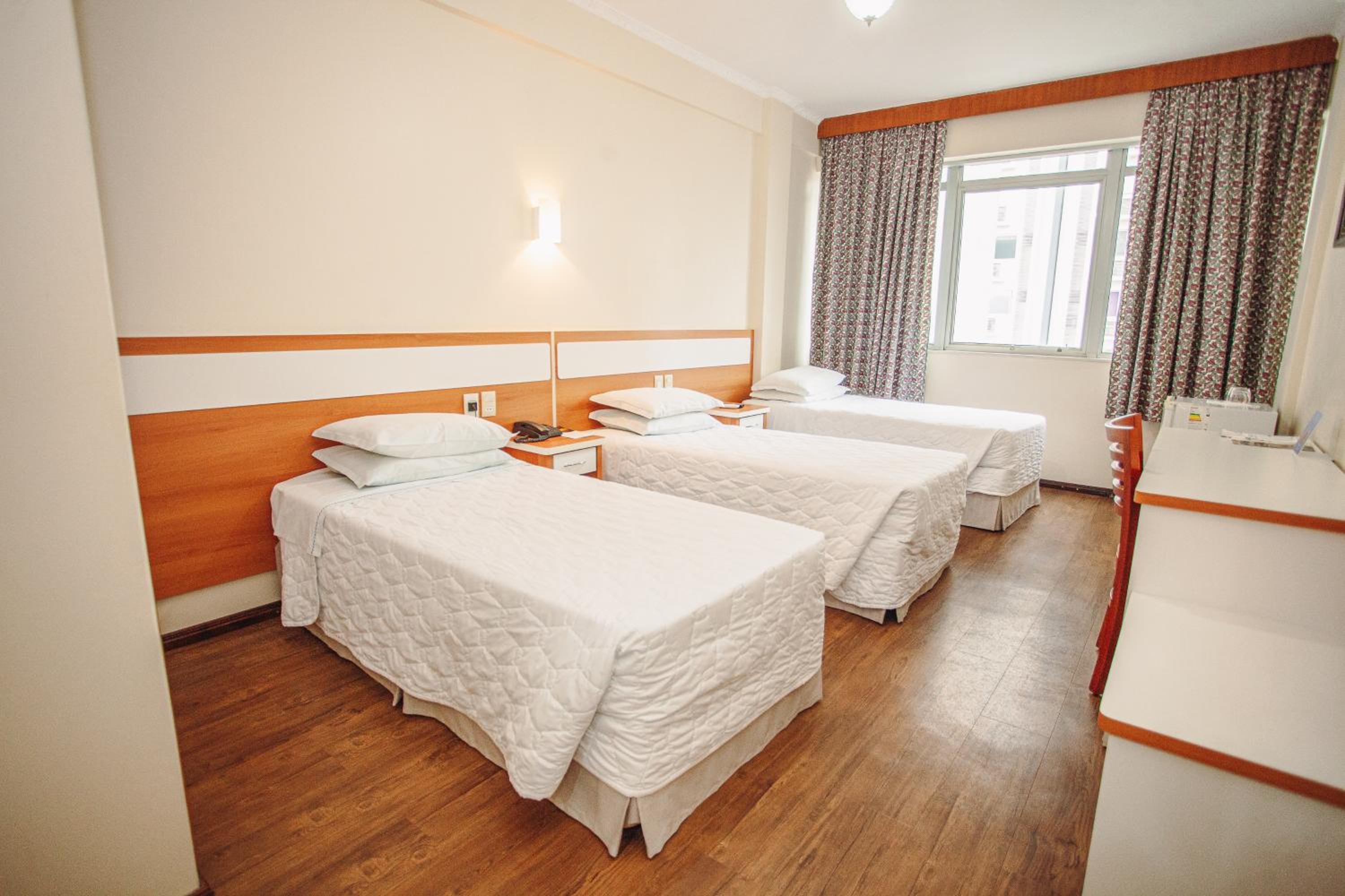 Triple Room with Three Single Beds - Photo 3