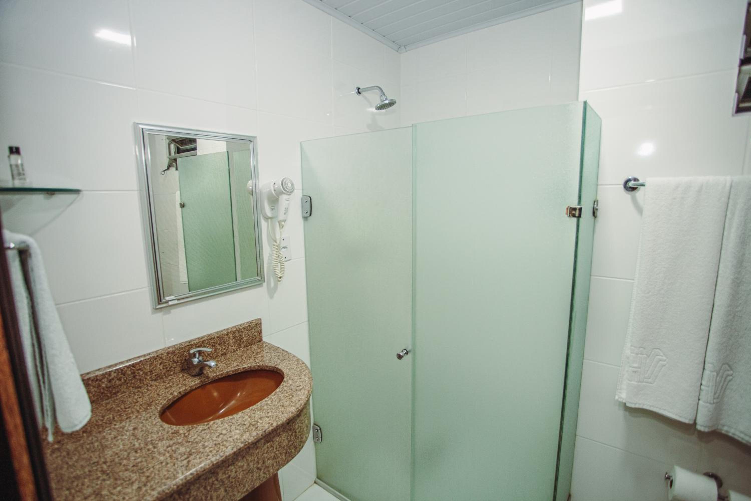 Twin Room - Photo 3