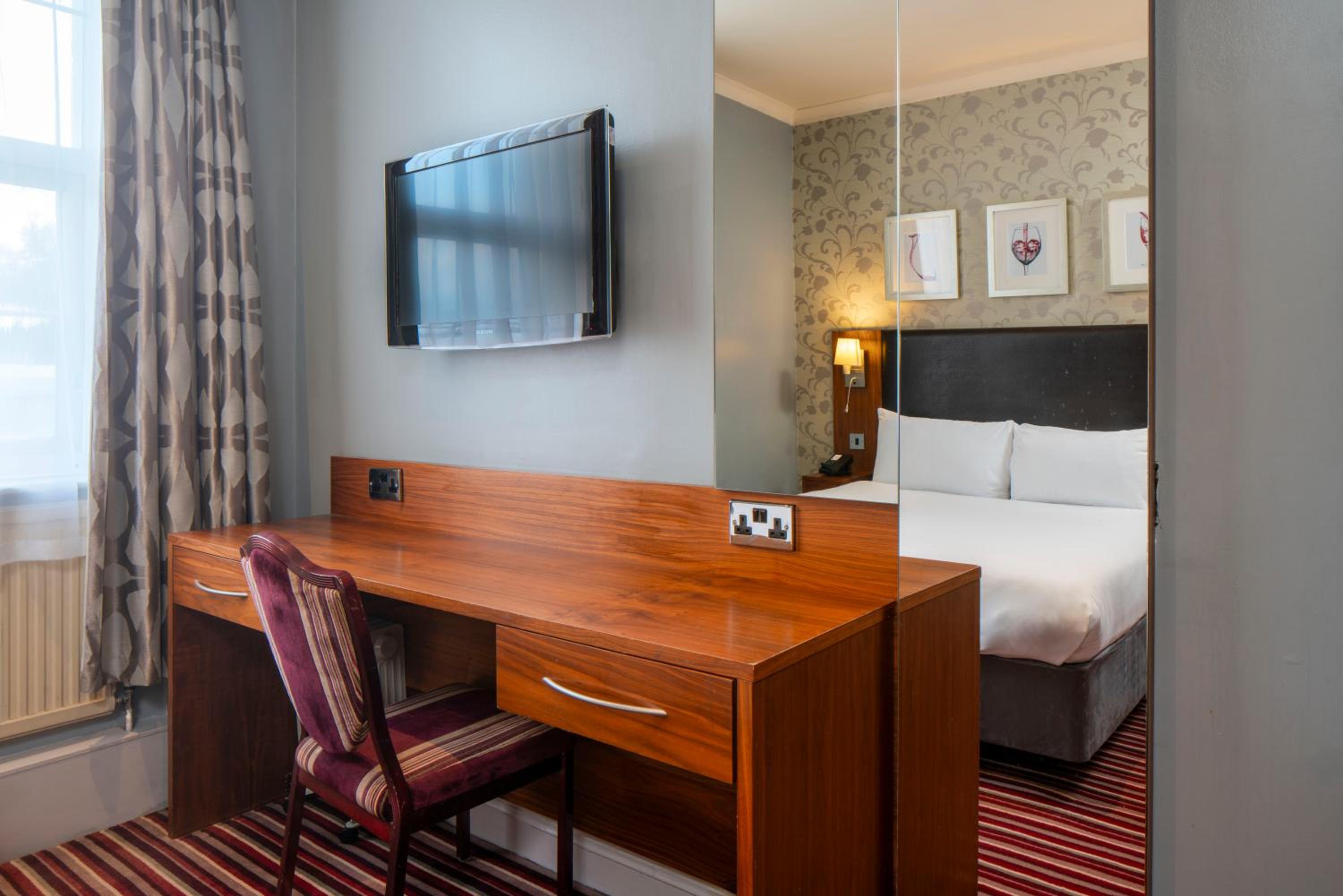 Standard Double Room - Photo 6