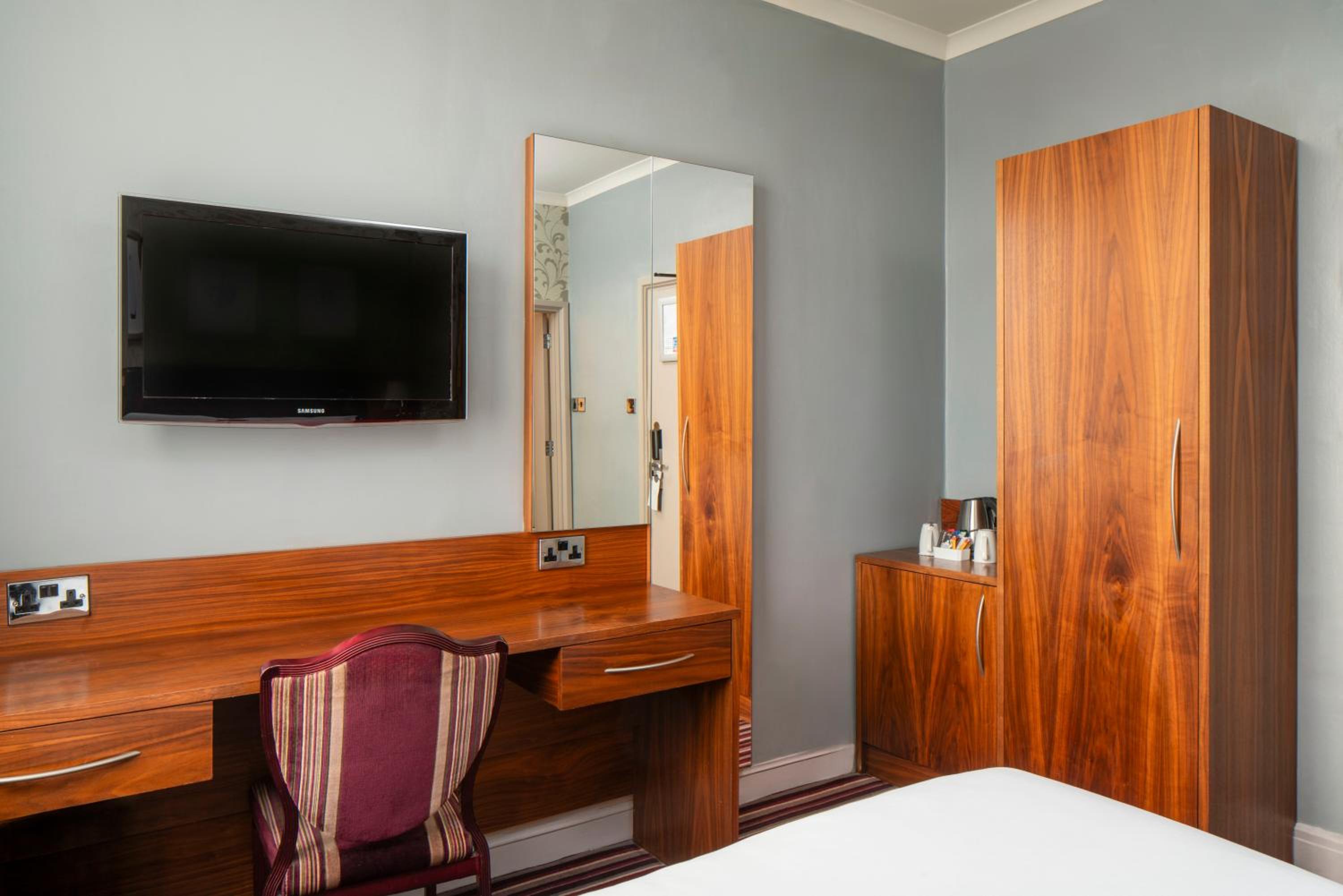 Standard Double Room - Photo 7
