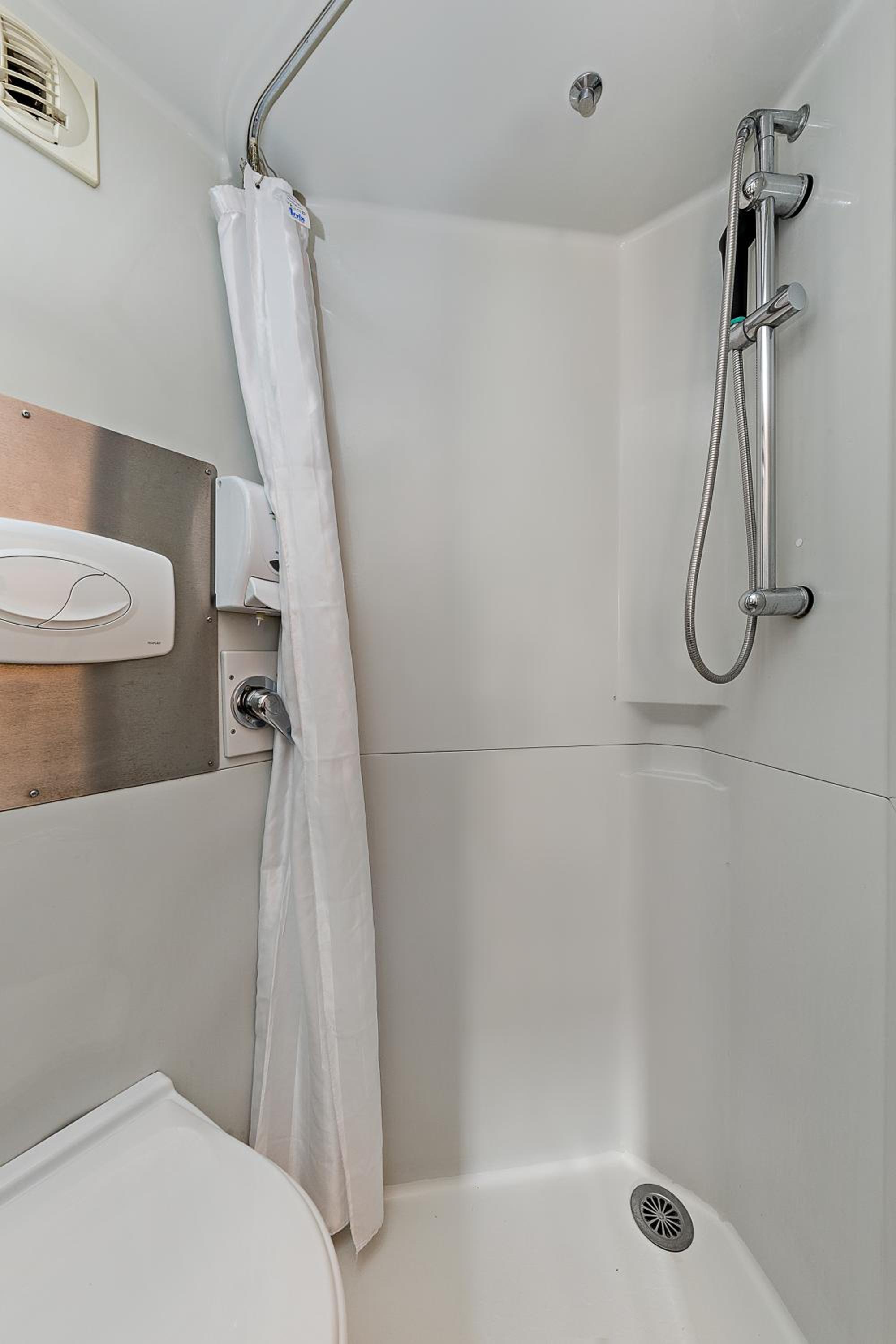 Double Room - Photo 5
