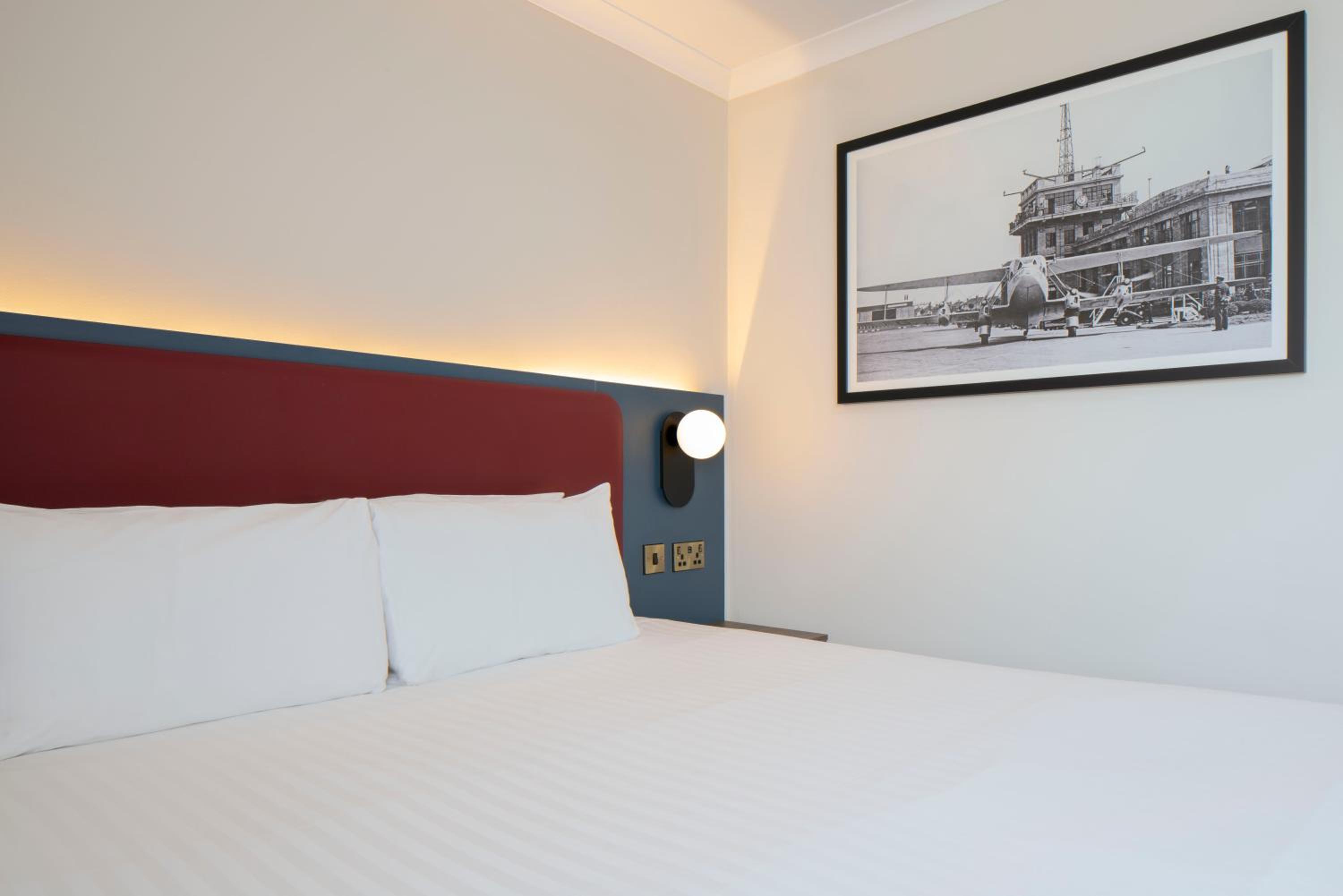 Standard King Room - Non-Smoking  - Photo 4