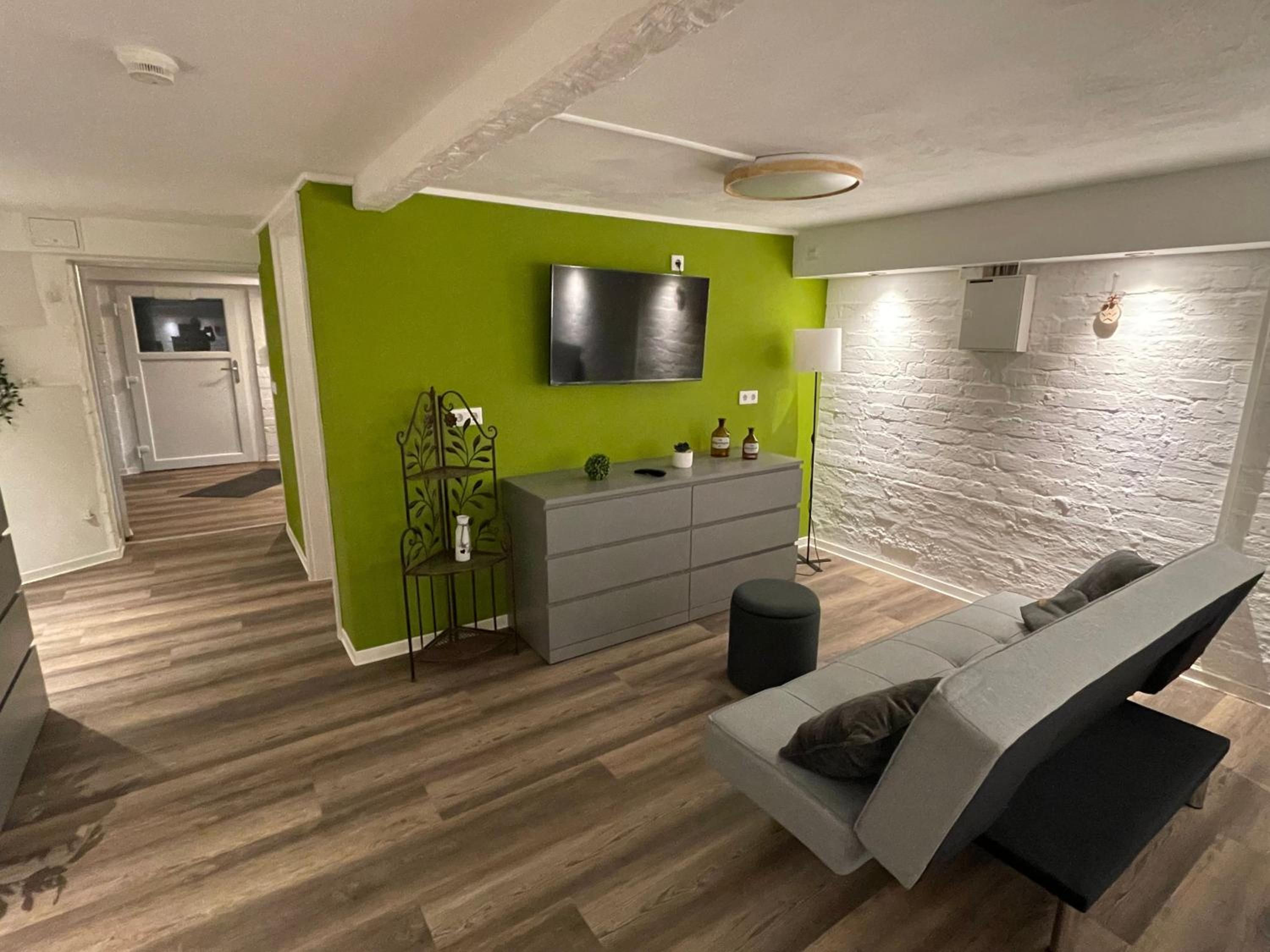 One-Bedroom Apartment with Shower photo 1
