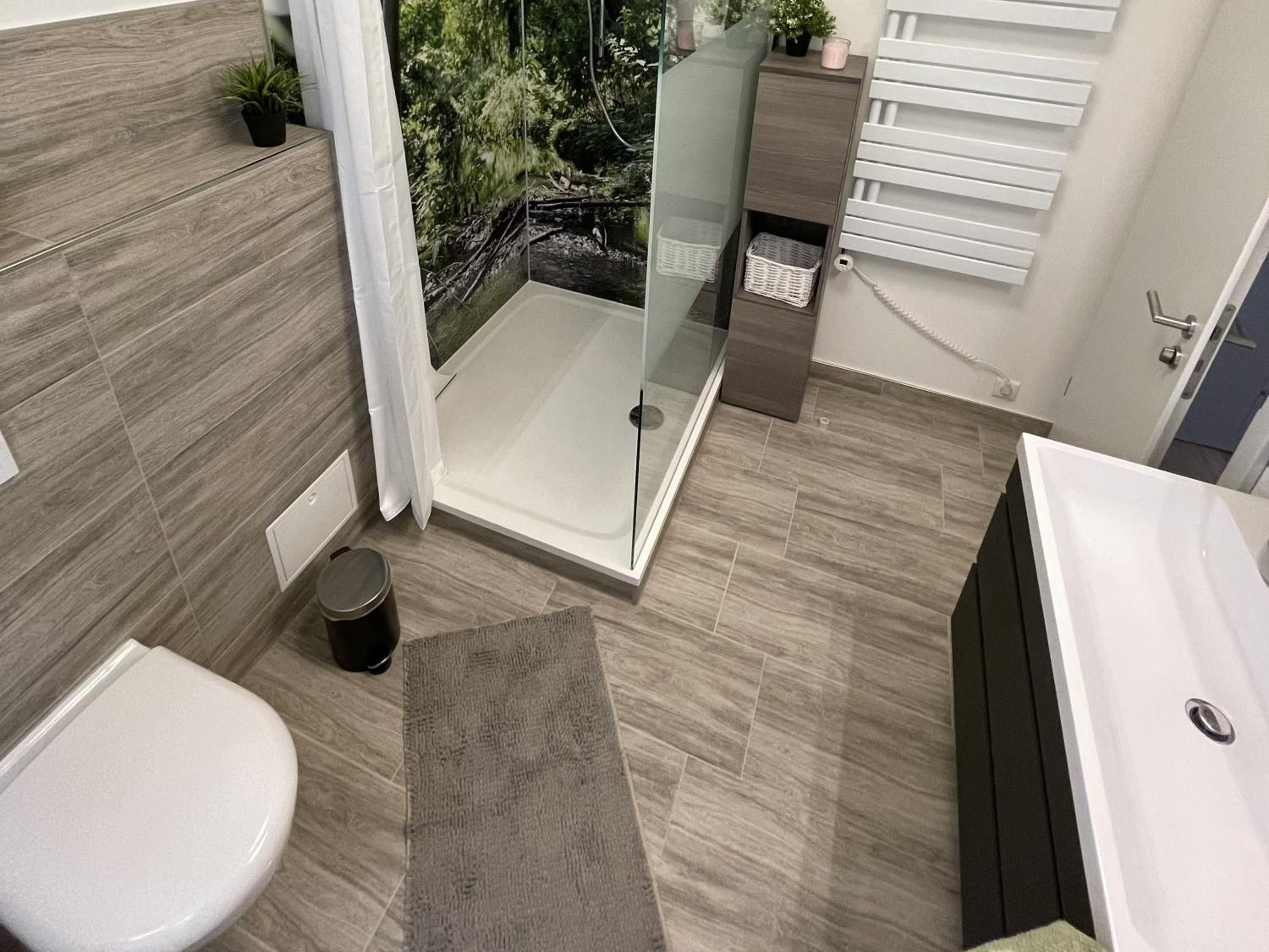 Apartment with Shower photo 3