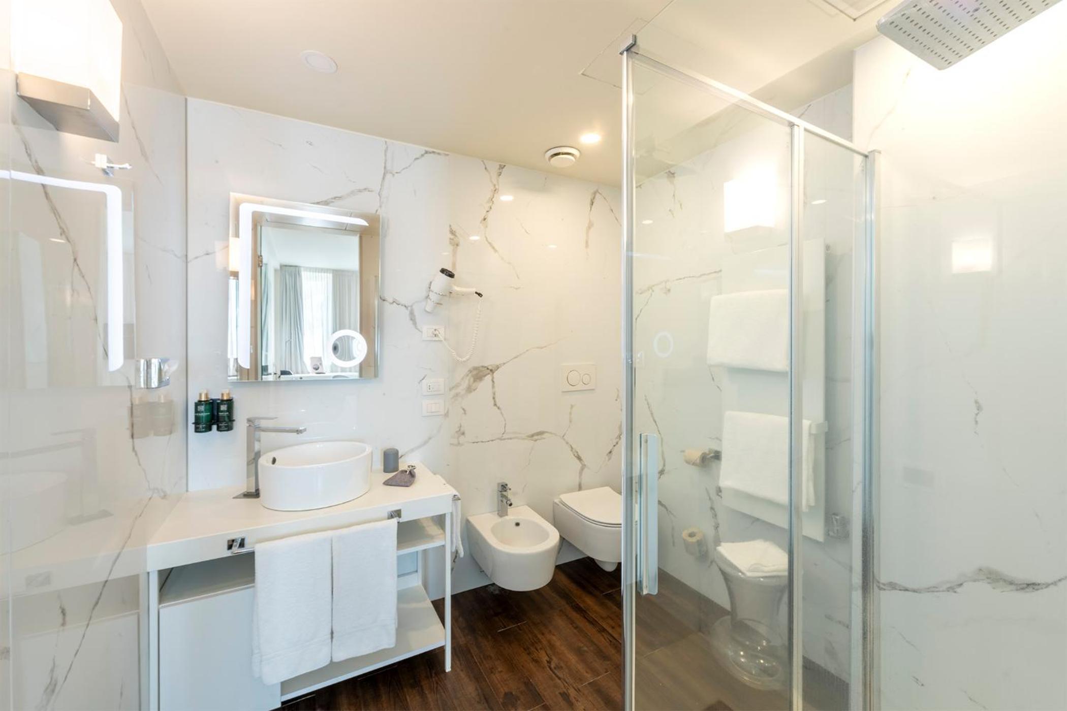 Superior Double or Twin Room photo 2