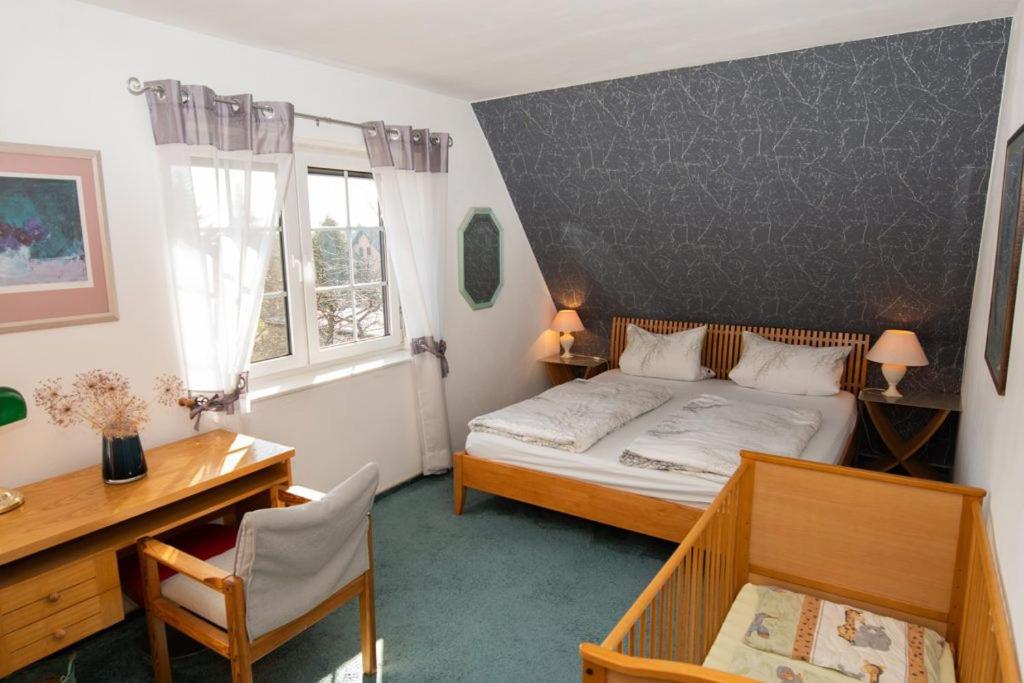 Two-Bedroom Apartment with Balcony photo 2