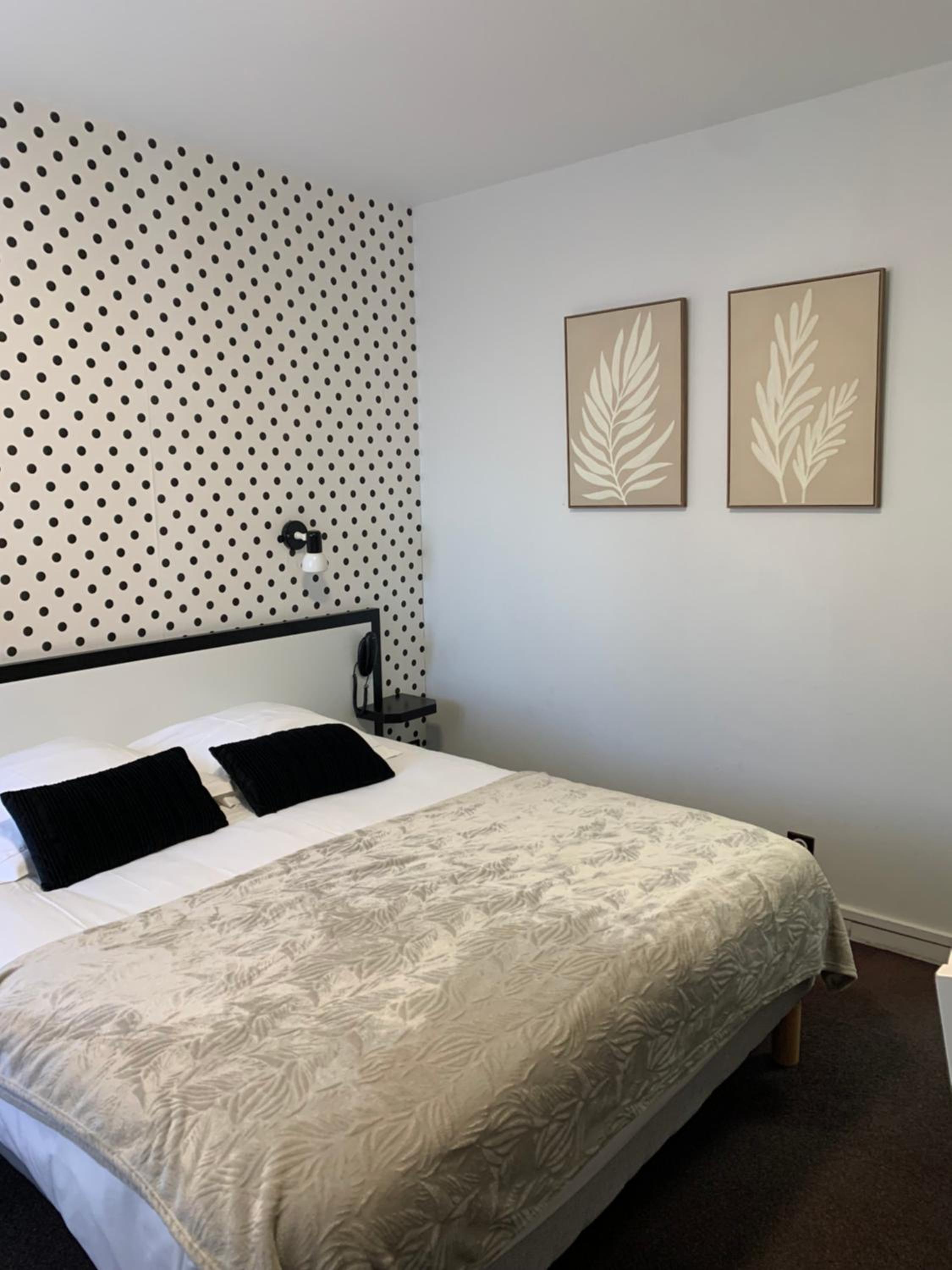 Superior Double Room with Partial Sea View
