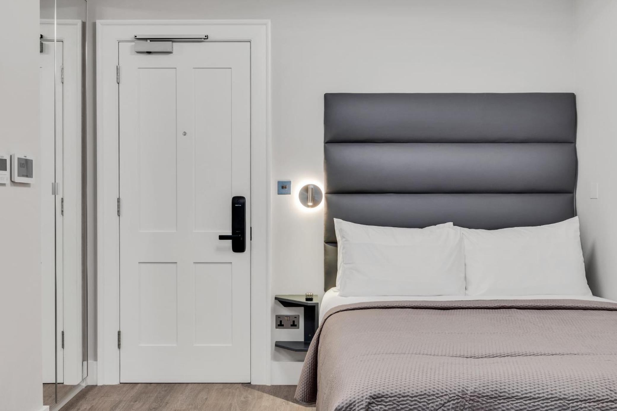 Family Studio with Kids Sofa Bed Lower Ground photo 3