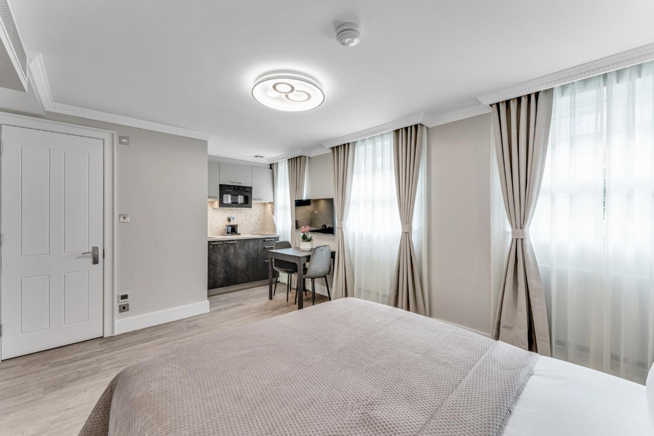 Executive Studio Suite