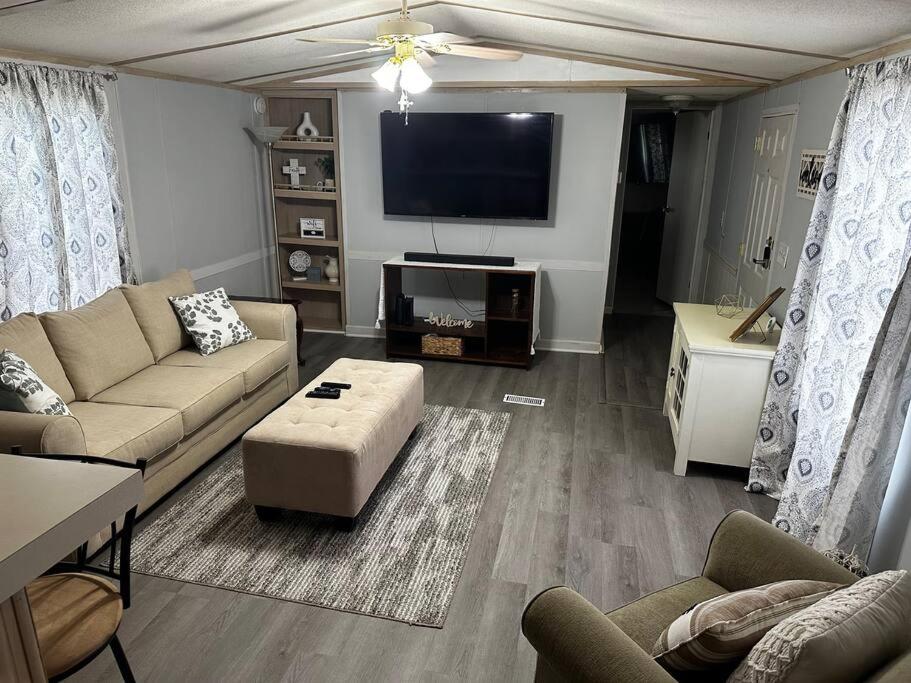 Two-Bedroom House photo 3