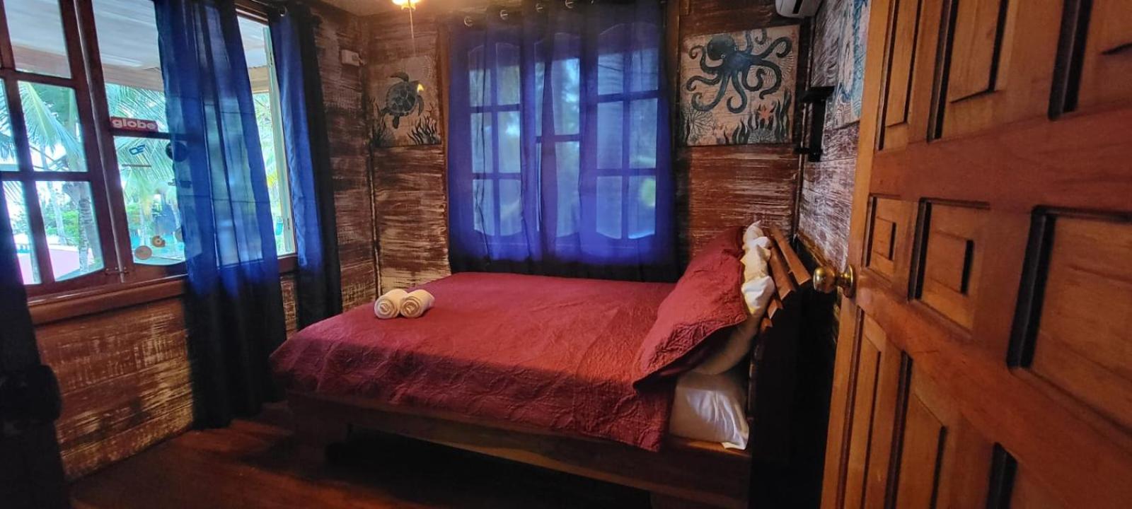 Deluxe Suite with Sea View photo 2