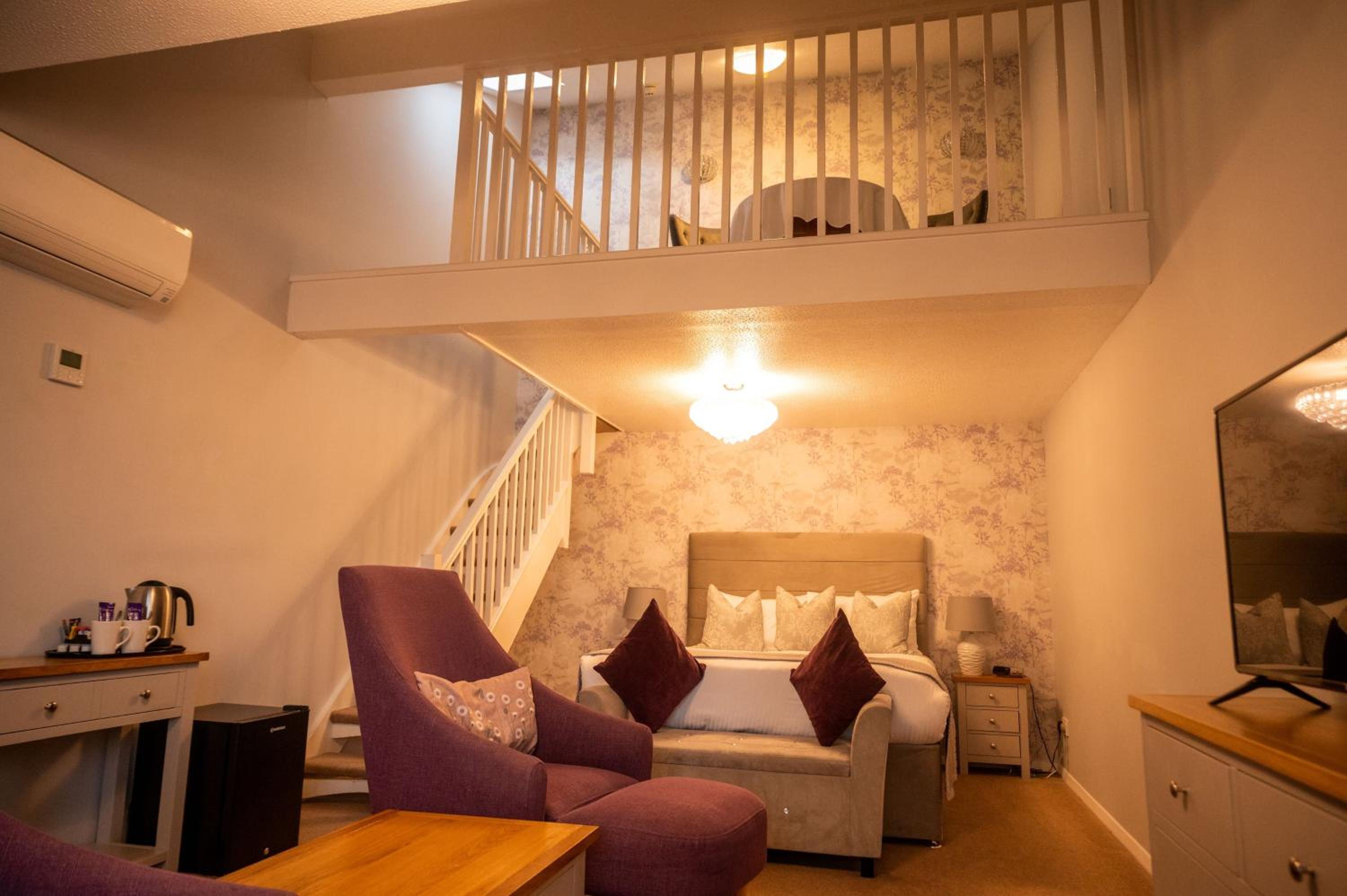 Queen Suite photo 1