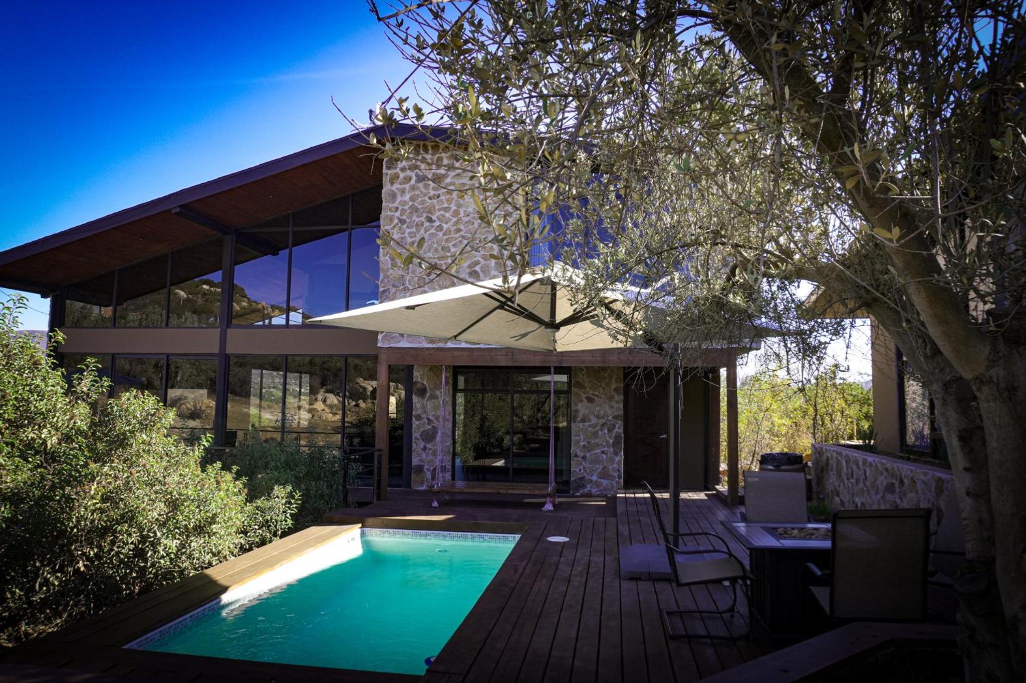 Three-Bedroom Vacation Home  photo 2