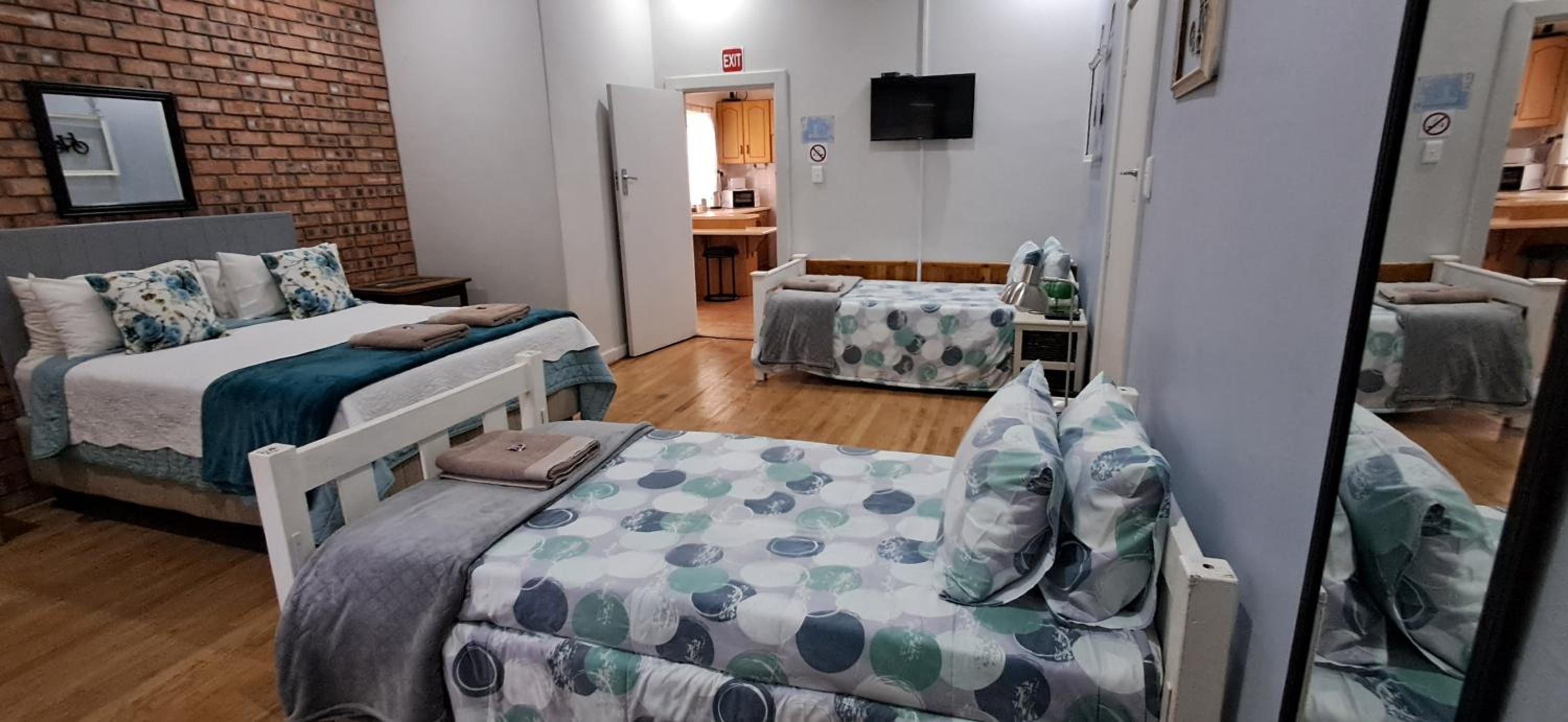 Deluxe Family Room - Photo 9