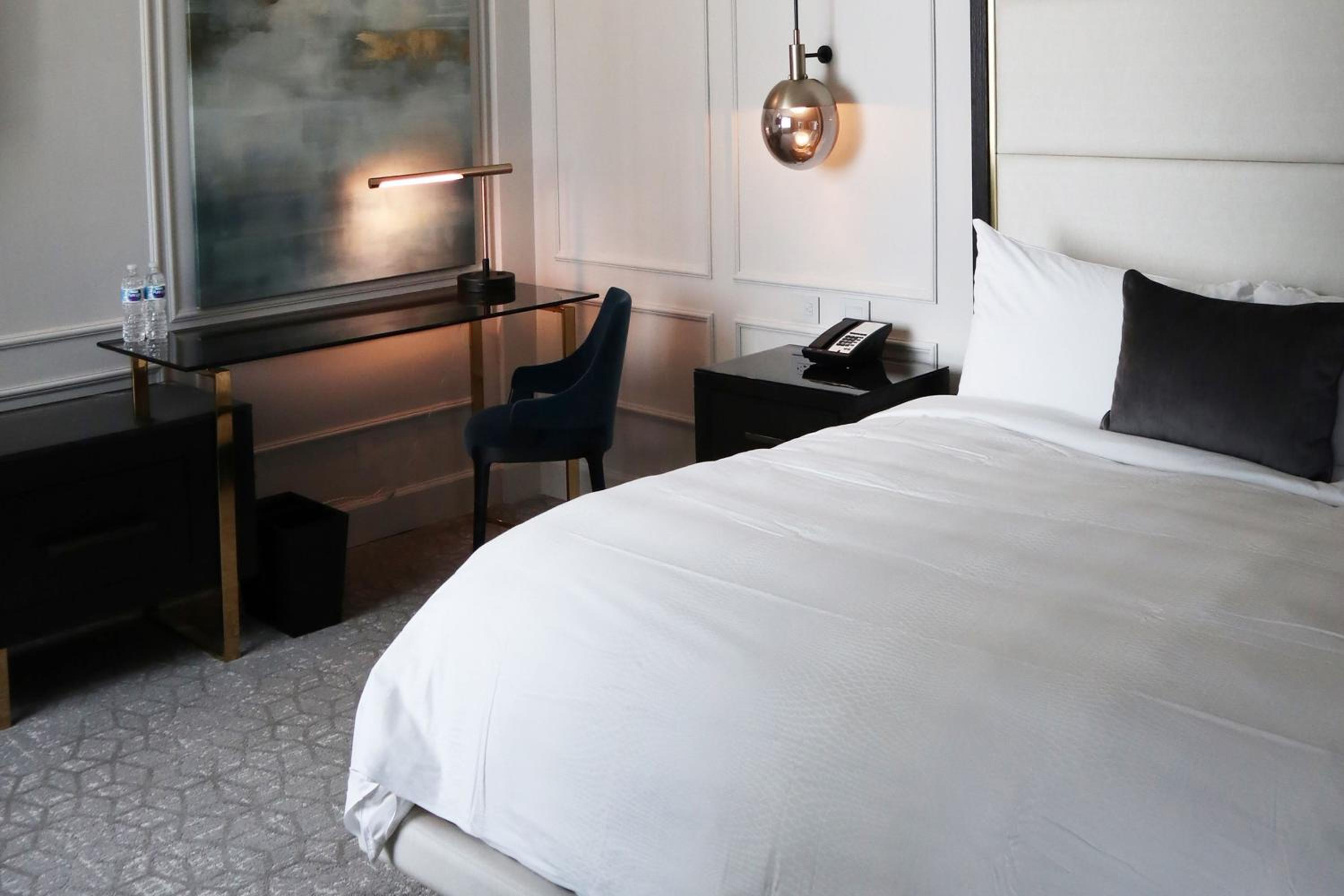 Inspired One-Bedroom King Suite photo 3