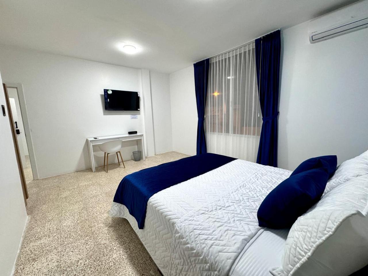 One-Bedroom Apartment with Balcony and City View photo 1