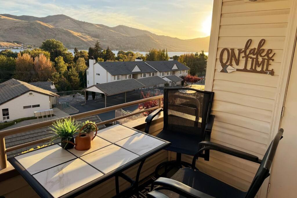 Two-Bedroom Apartment with Lake View photo 2