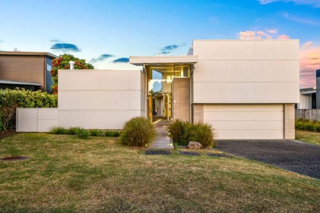 Villa photo 1