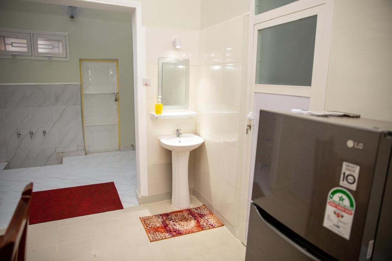 Three-Bedroom House photo 3