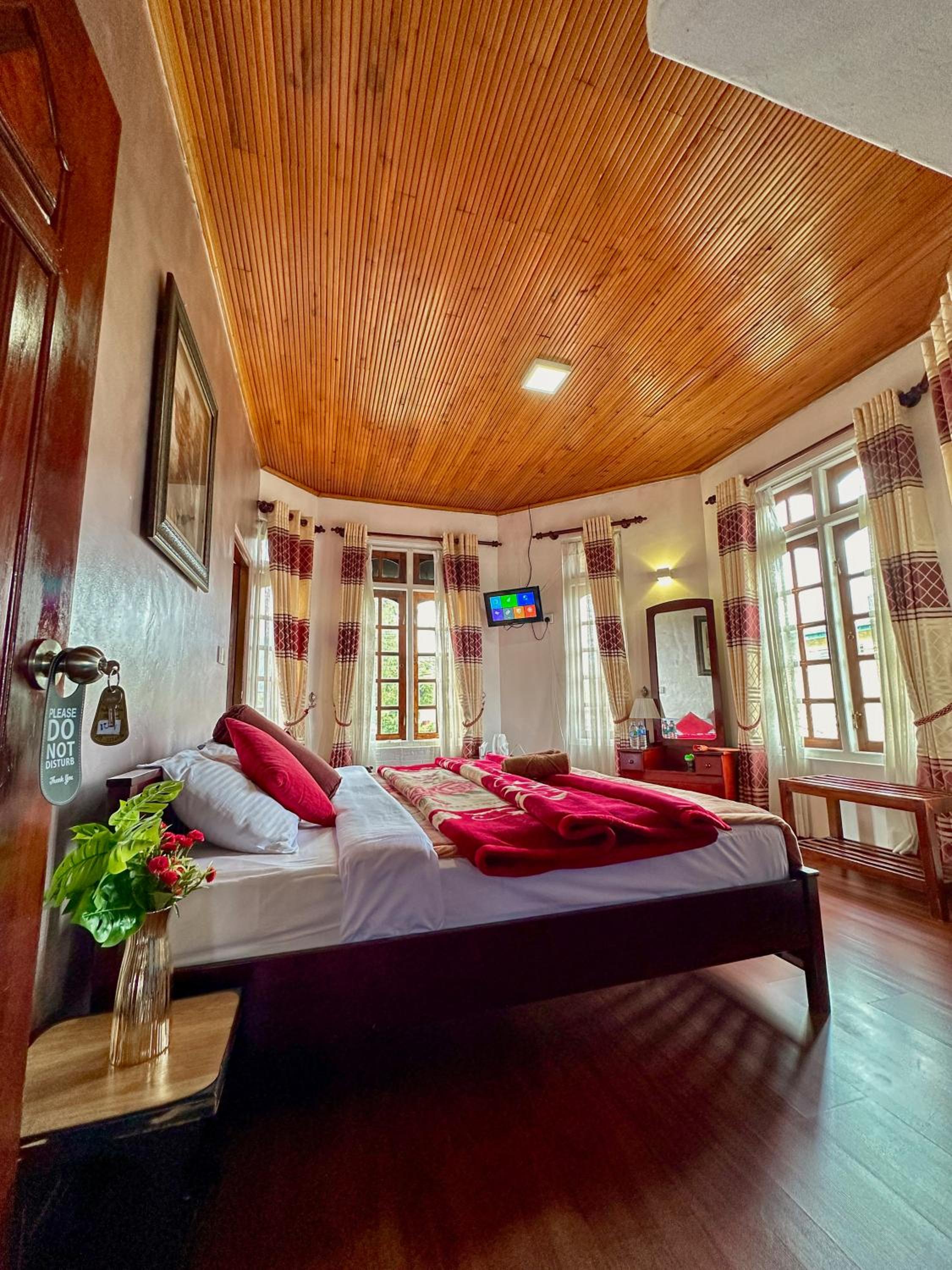 Suite with Mountain View photo 2