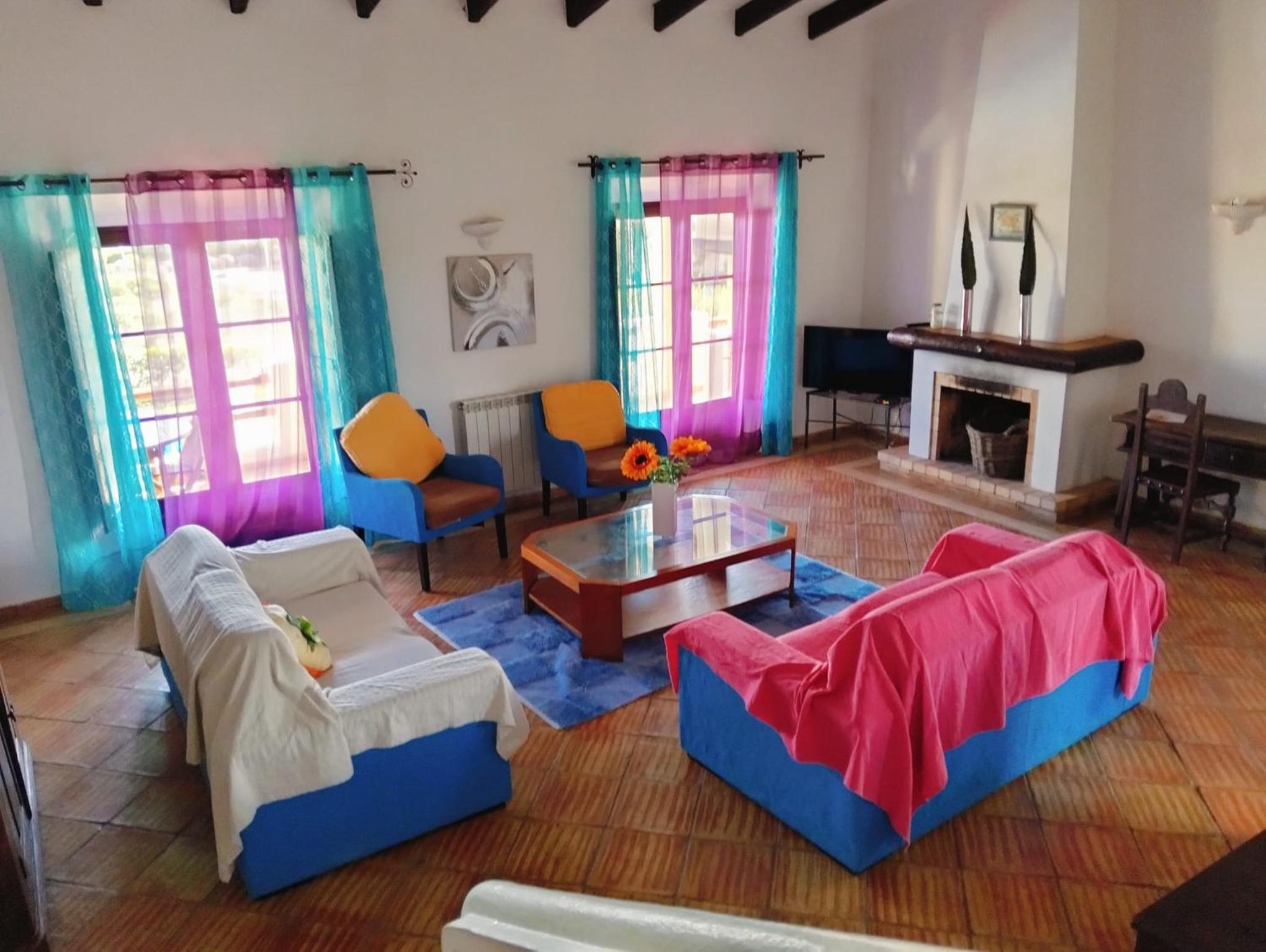 Four-Bedroom Villa with Private Pool and Sea View