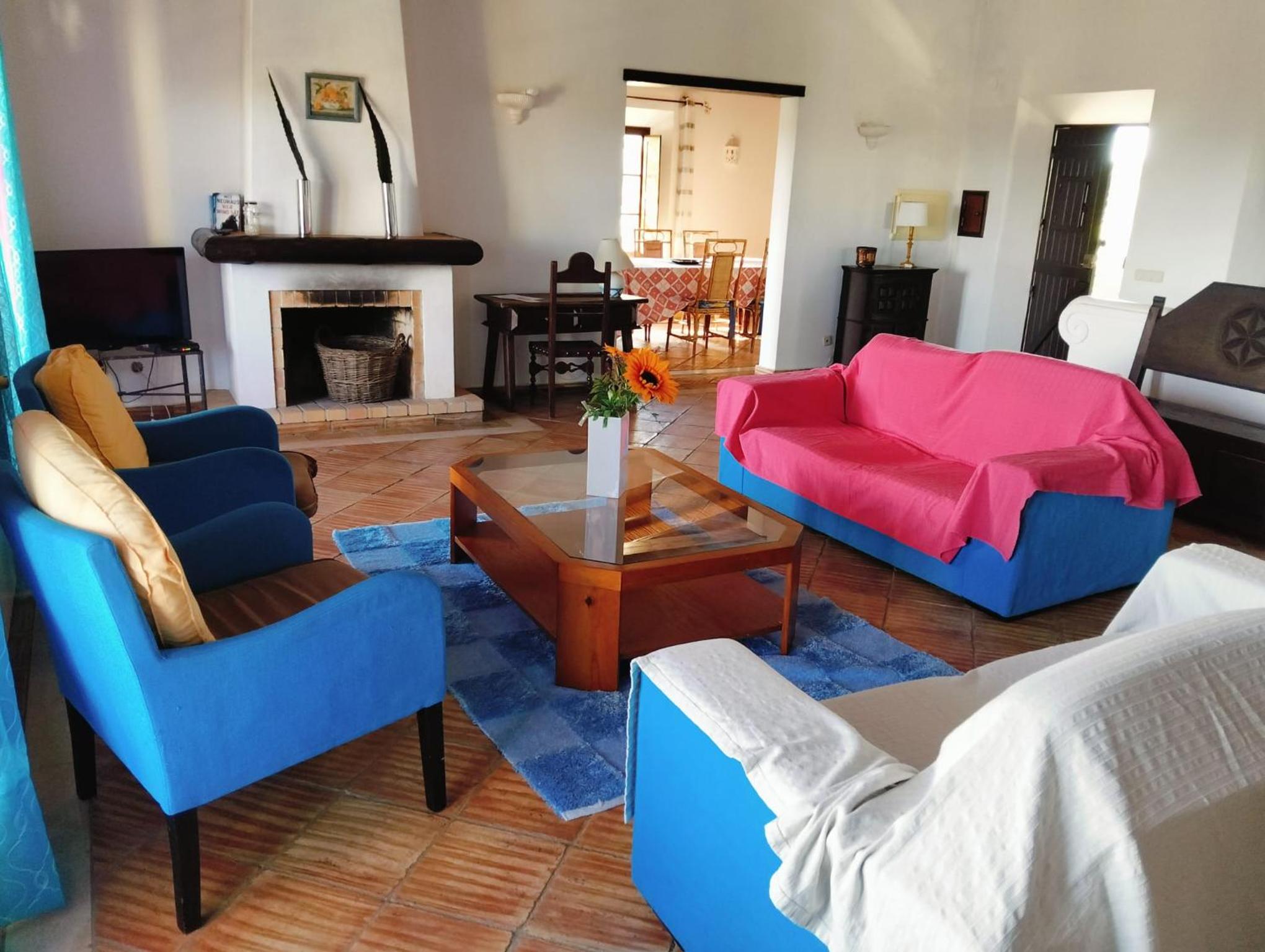 Four-Bedroom Villa with Private Pool and Sea View
