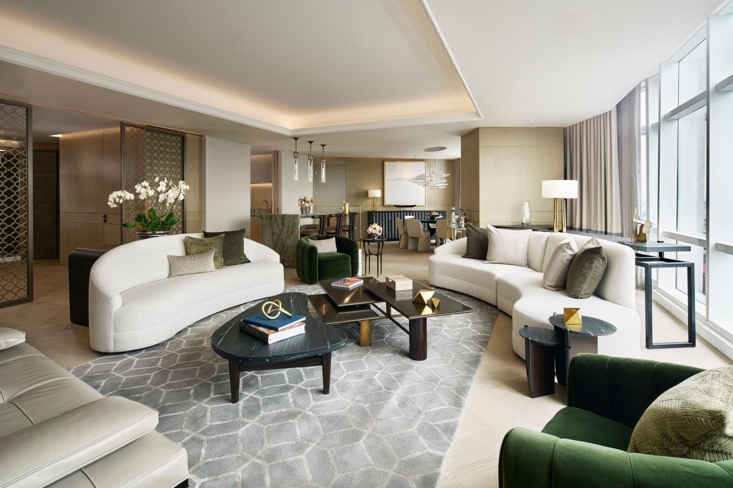 St. Regis-Butler Service, Suite, Reforma Avenue view