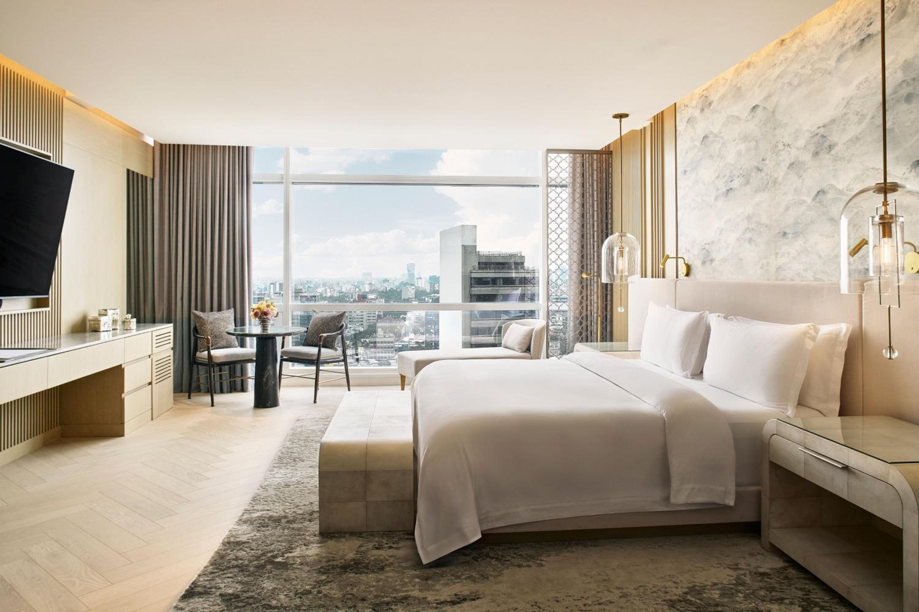 St. Regis-Butler Service, Suite, Reforma Avenue view