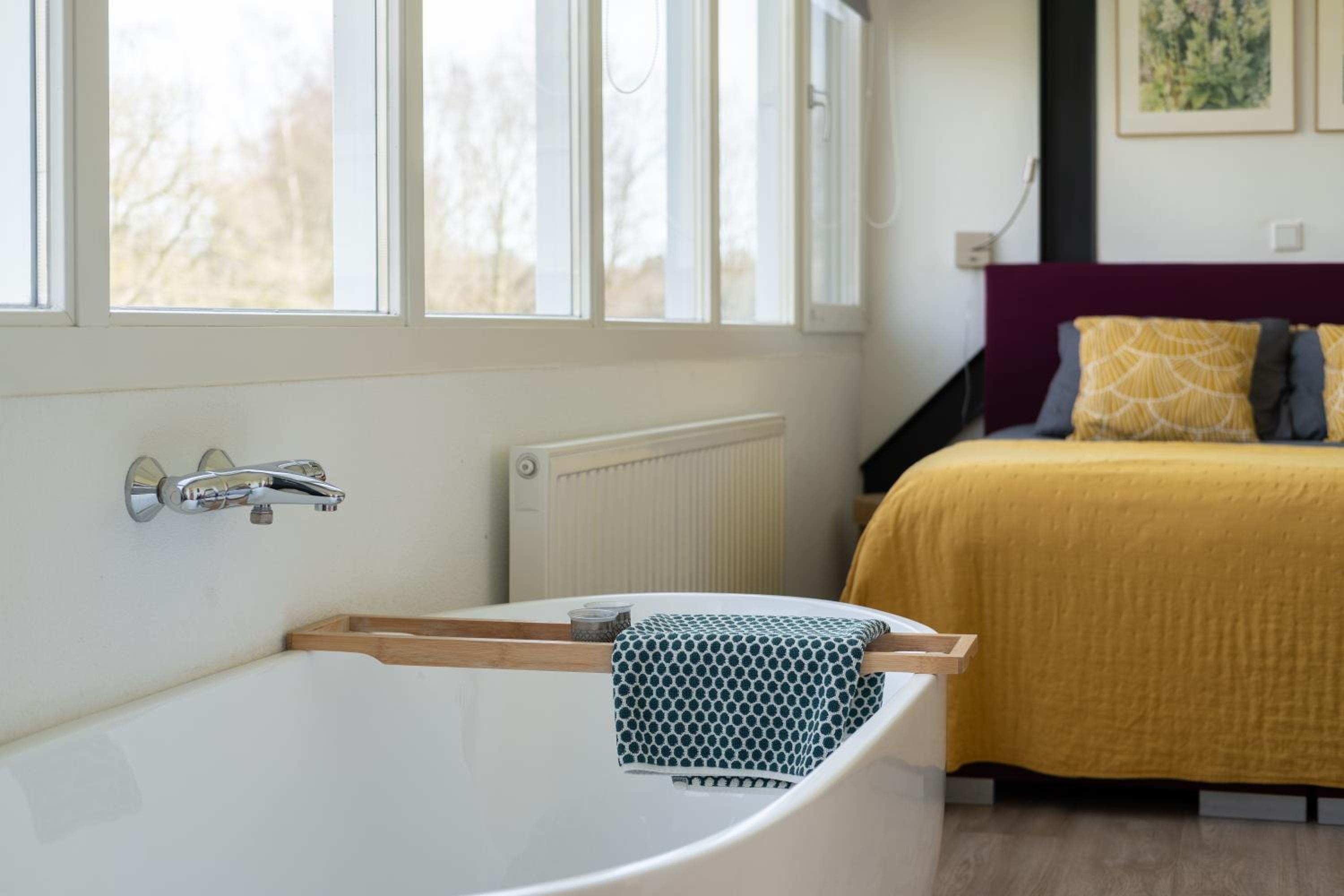 Deluxe Double Room with Bath photo 2
